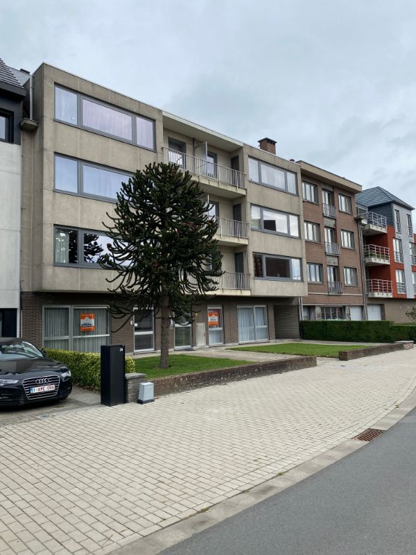 Gezellig gelijkvloers appartement met 2 slaapkamers en ingerichte dressing foto 1