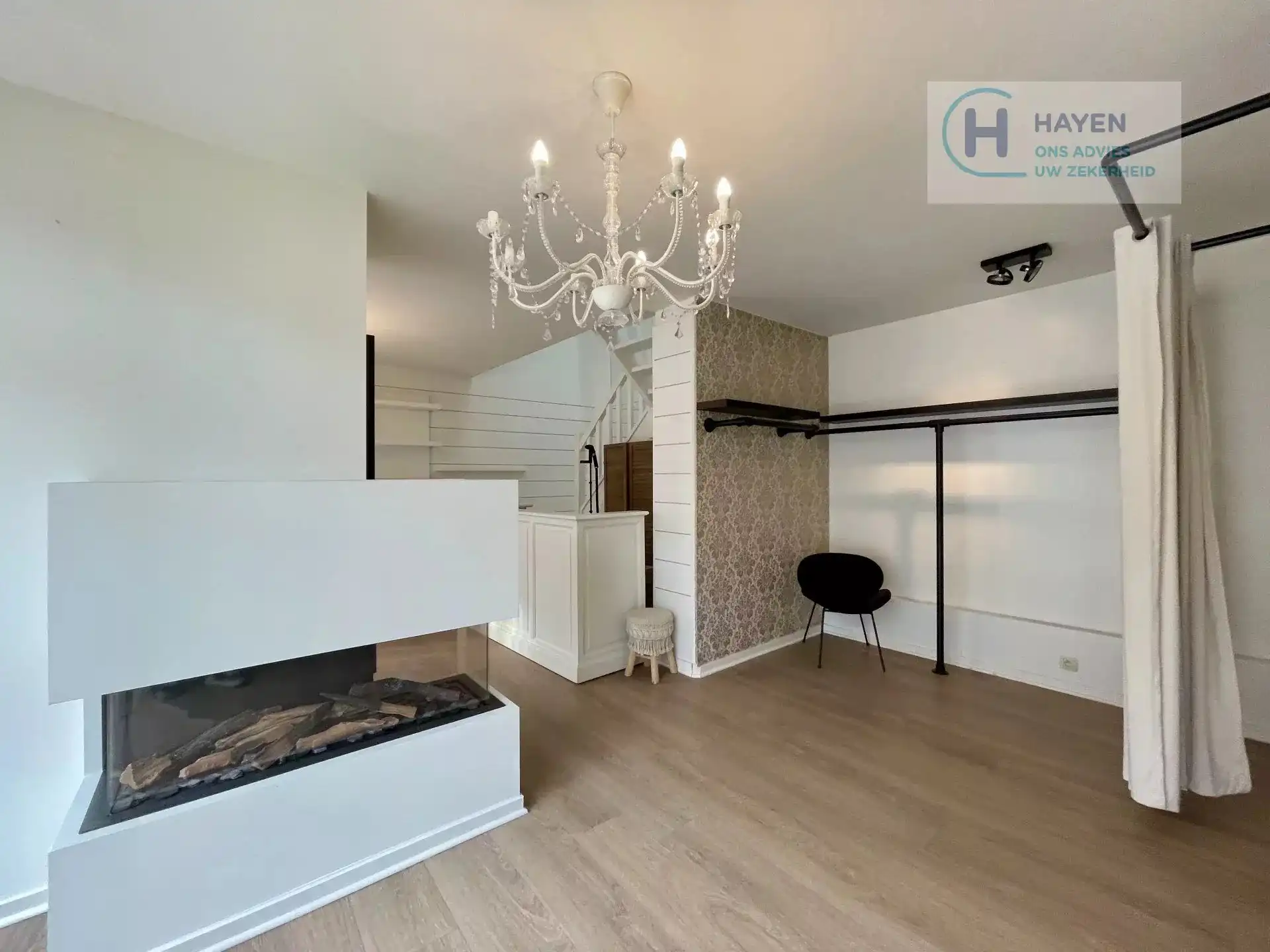 Commerciële hoekwoning met sterke zichtlocatie foto 7