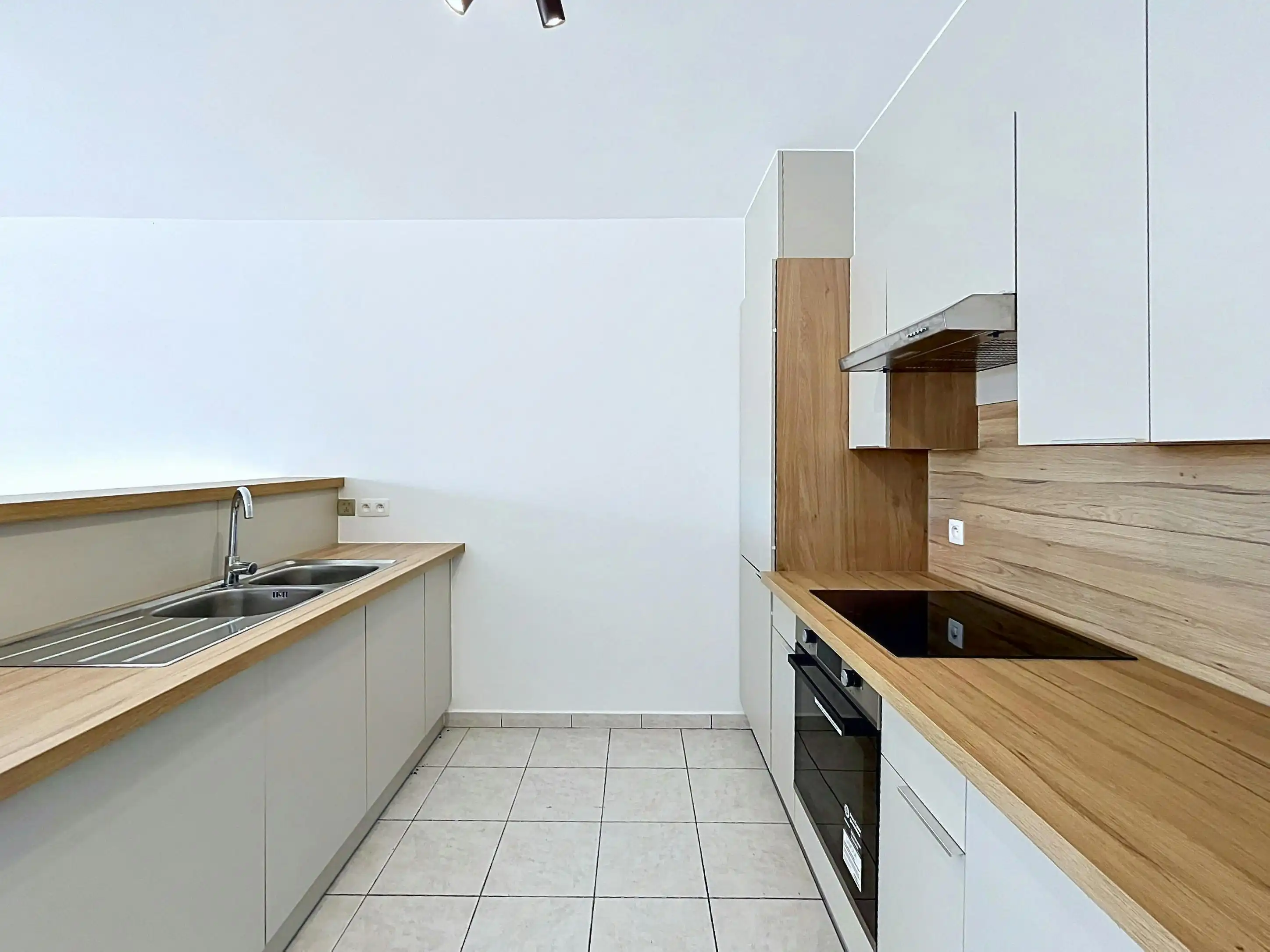 Appartement met 2 slaapkamers te koop aan station in Eeklo foto 3