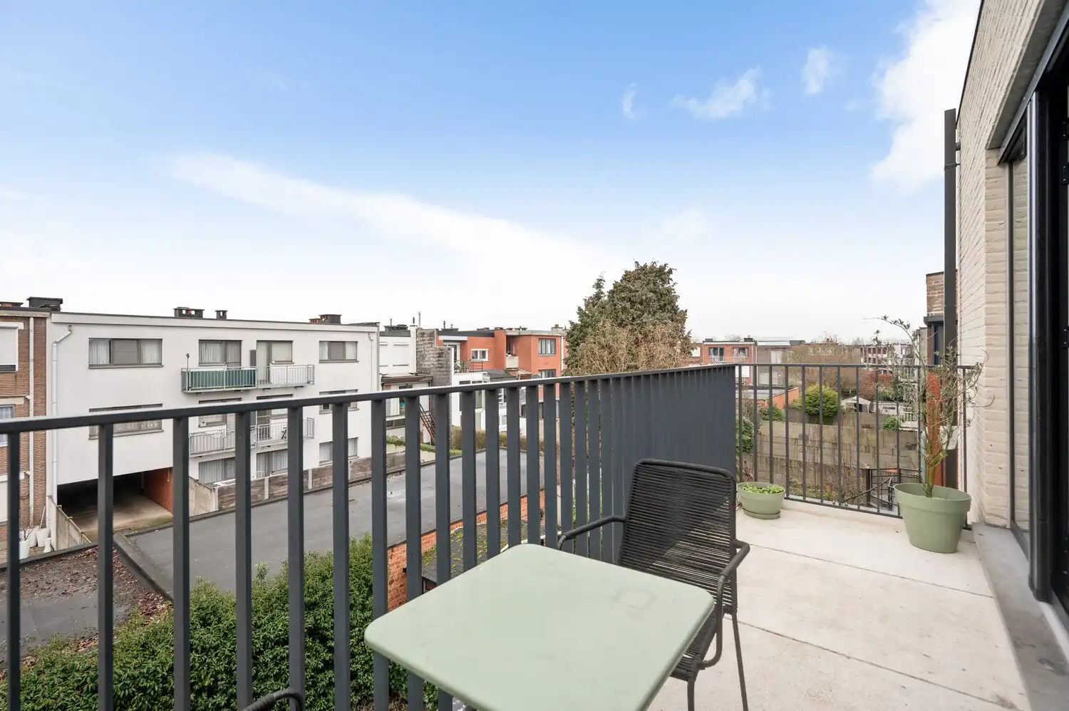 Recent 2-slaapkamerappartement met terras op rustige ligging in Borsbeek. foto 13