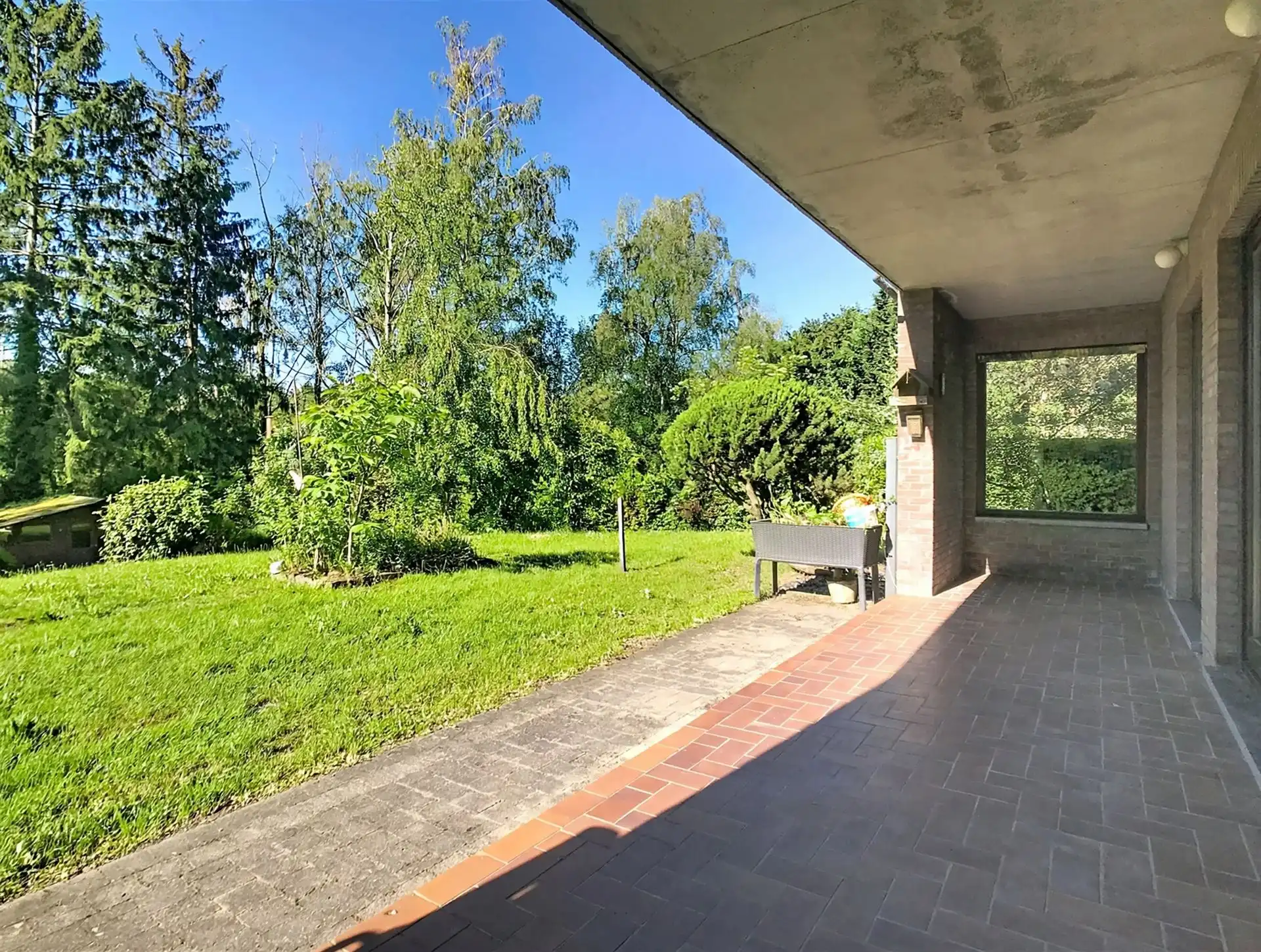 Villa met 3 slpk., bureau en groot perceel foto 9