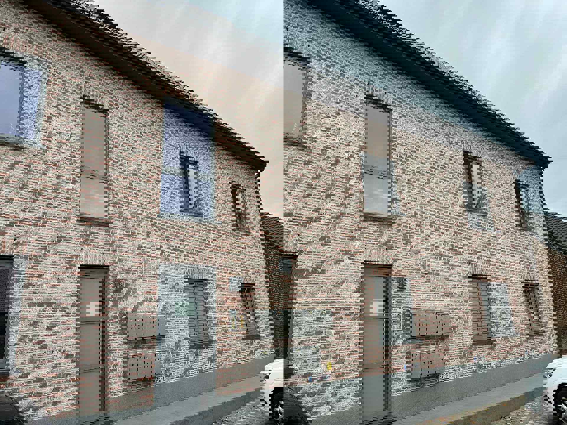 STEENHUIZE-WIJNHUIZE - Ruim, lichtrijk appartement met terras. foto {{pictureIndex}}