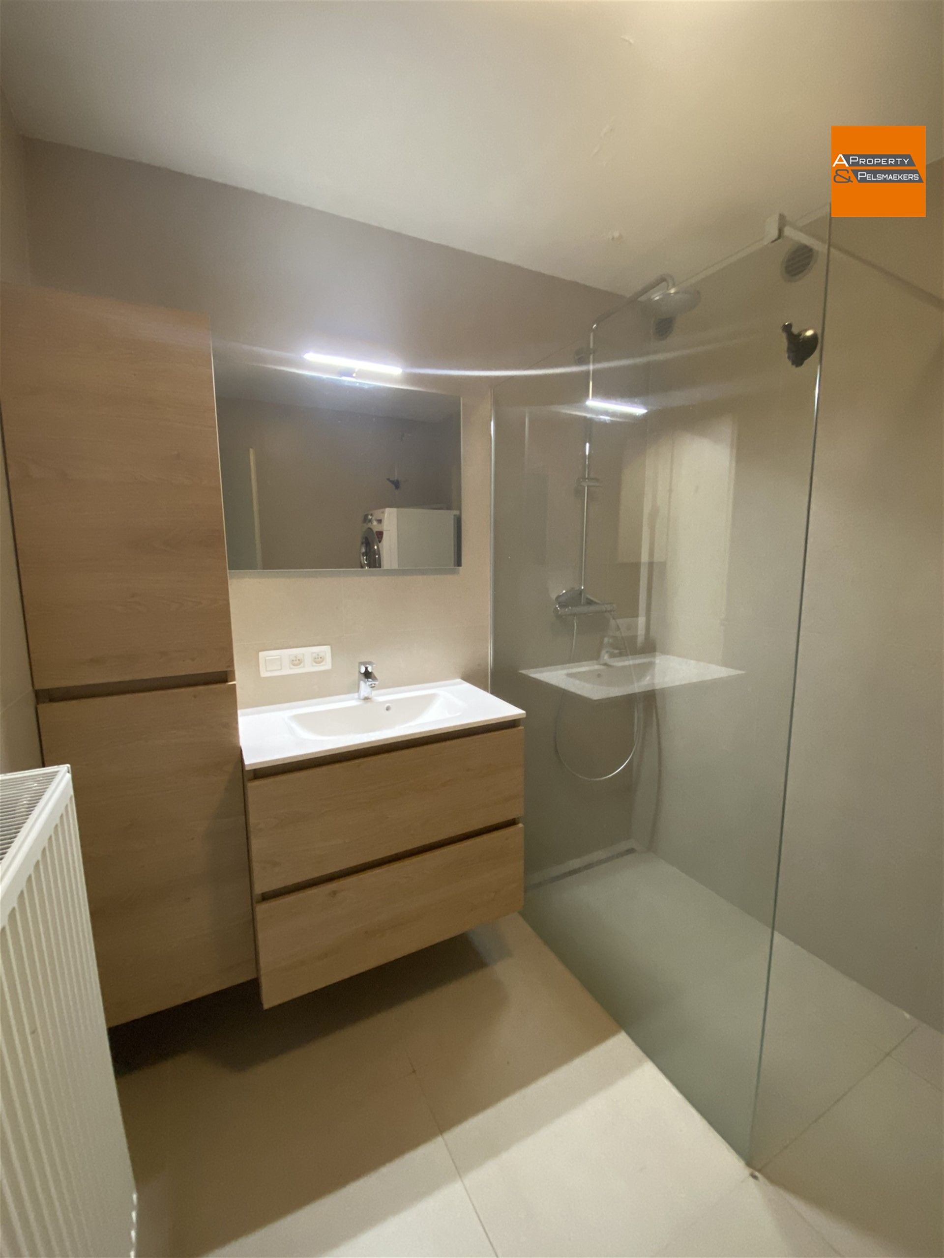 Gelijkvloers appartement met twee slaapkamers en garagebox. foto 10