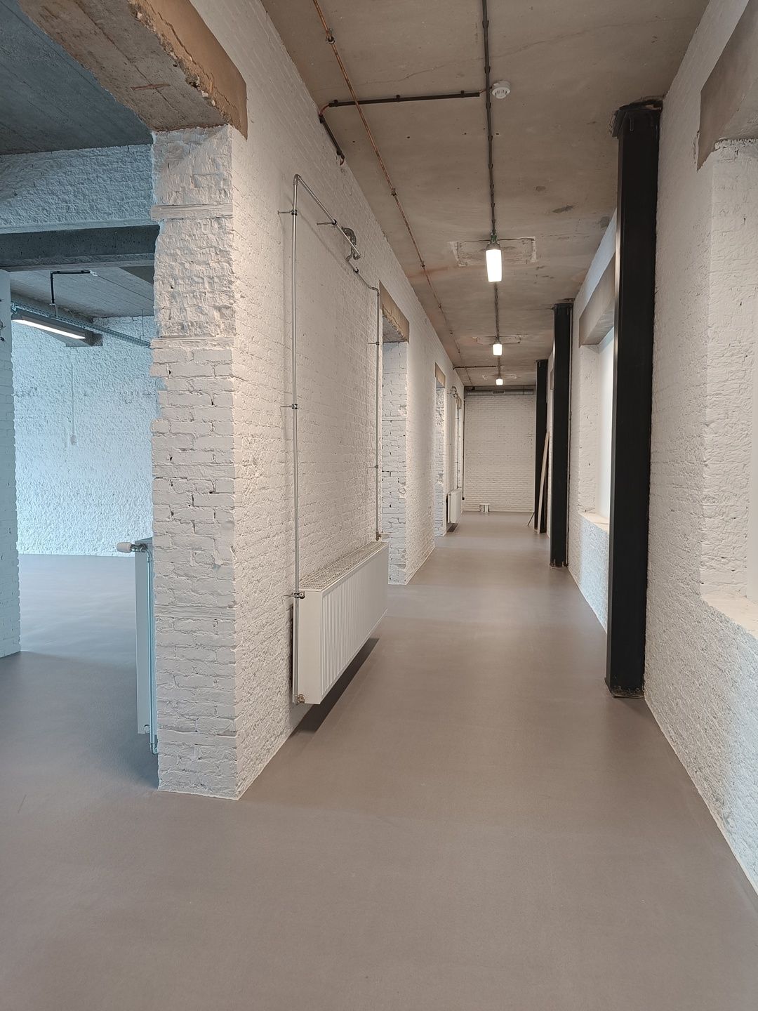 Volledig gerenoveerde polyvalente ruimte  te huur, ook tijdelijke huur / POP-UP van max. 4 maanden mogelijk ! foto 10