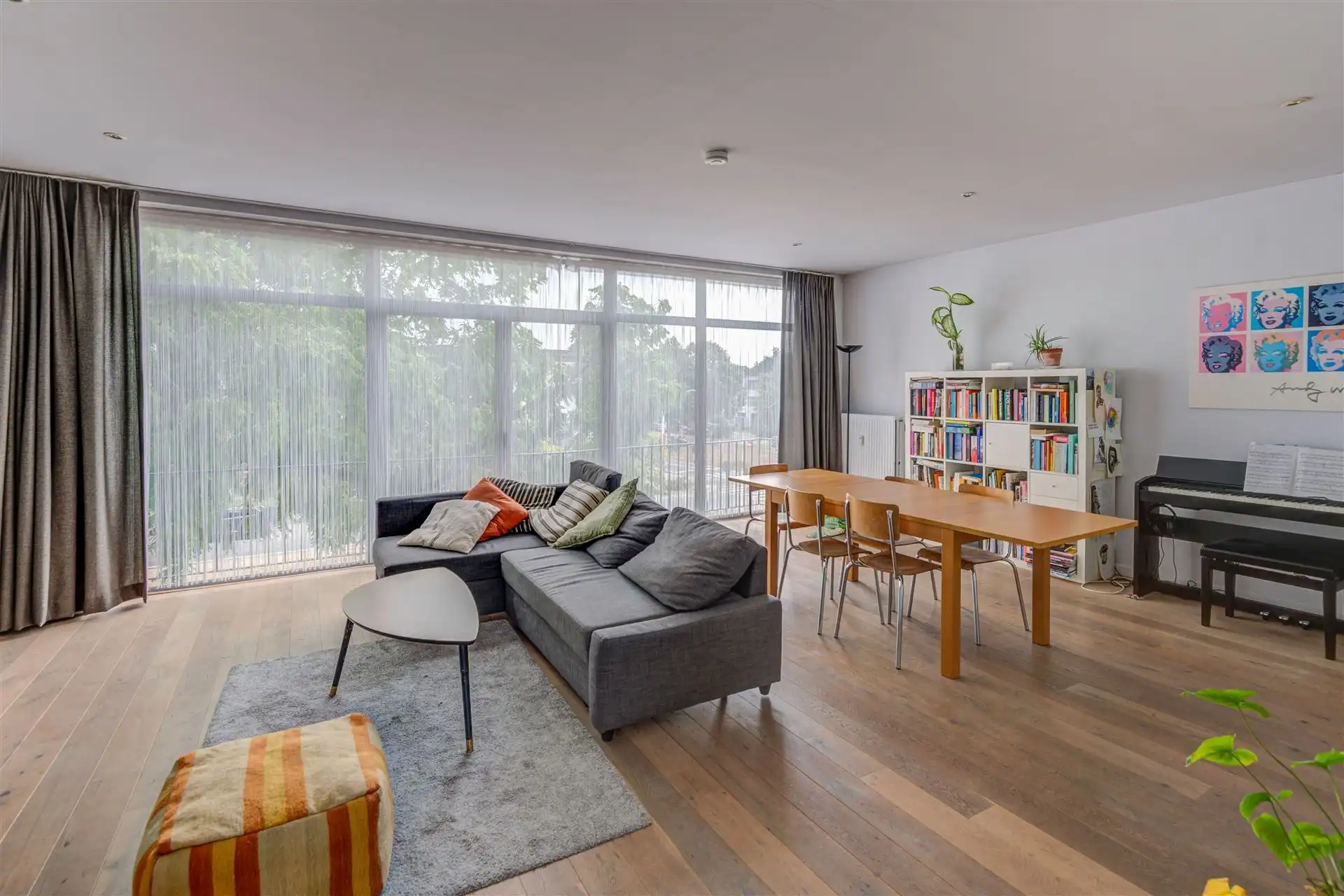 Licht ruim appartement met 2 slaapkamers en terras  foto 2