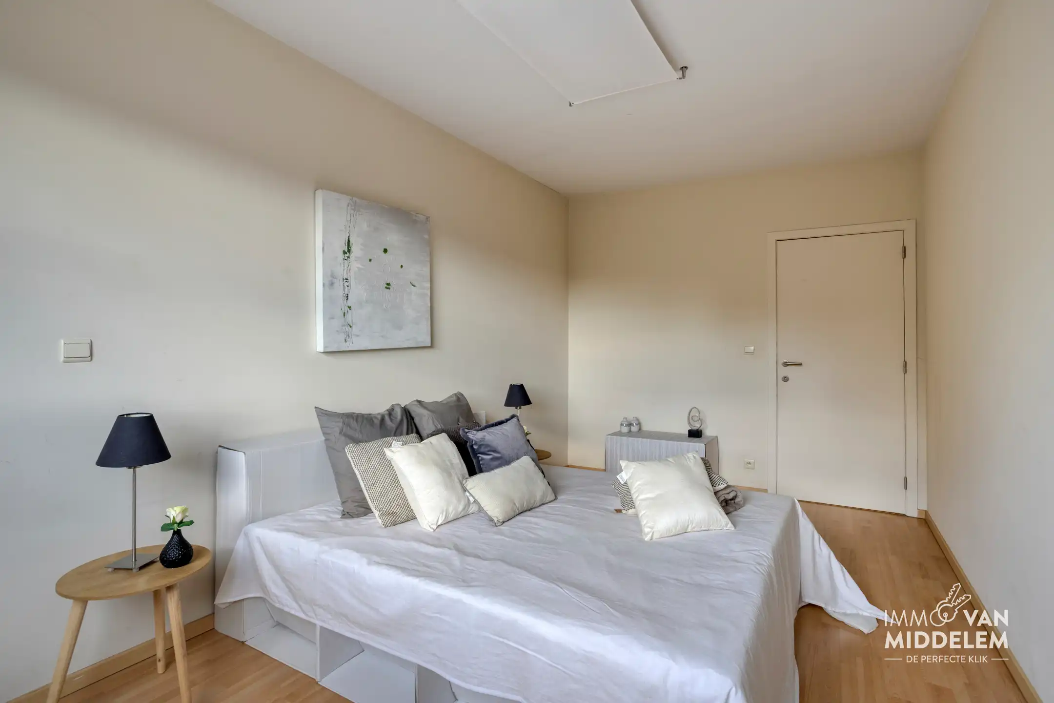DUPLEXAPPARTEMENT MET 3 SLAAPKAMERS, GARAGE EN BERGING foto 8