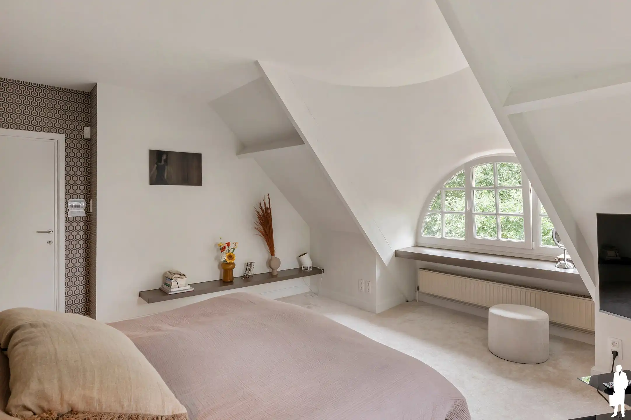 Charmante lichtrijke woning, met prachtige aangelegde tuin! foto 9