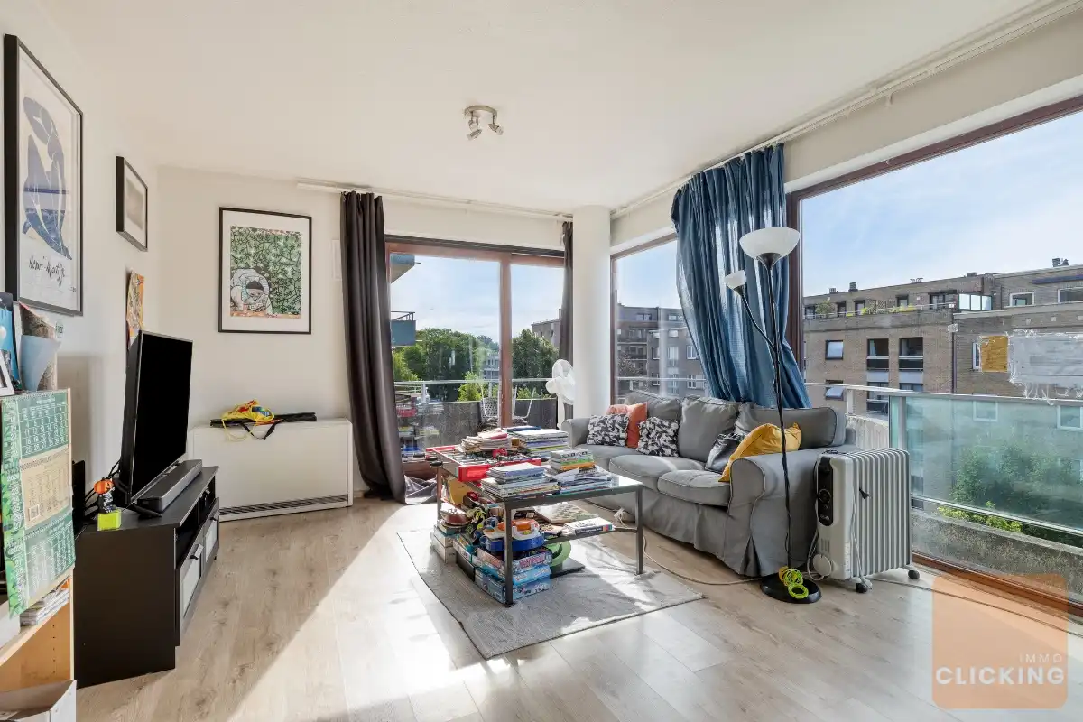 Stijlvol appartement met 2 slaapkamers en parkeerplaats foto 2
