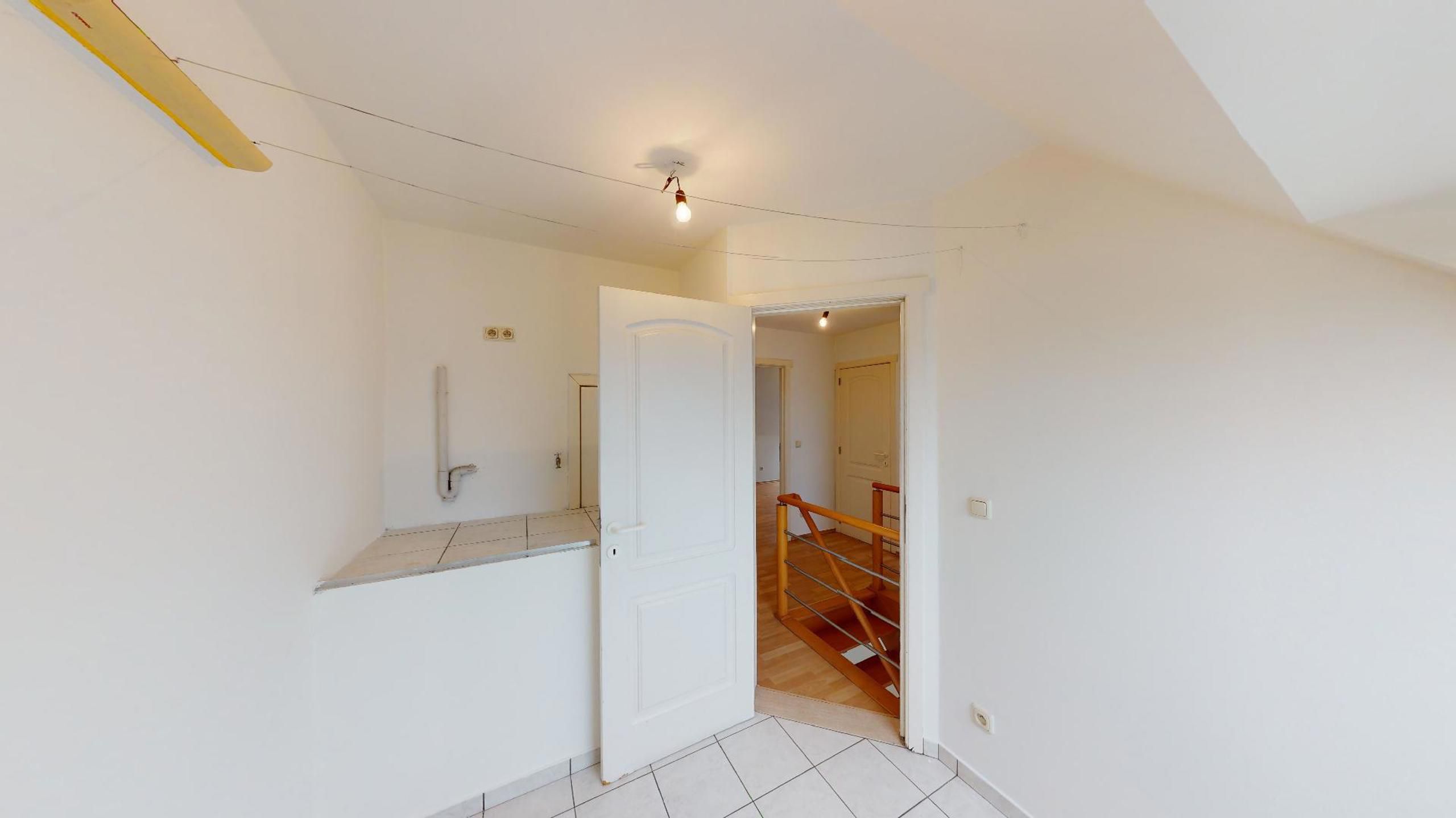 Zeer ruim duplex appartement met lift met  3 slaapkamers! foto 18