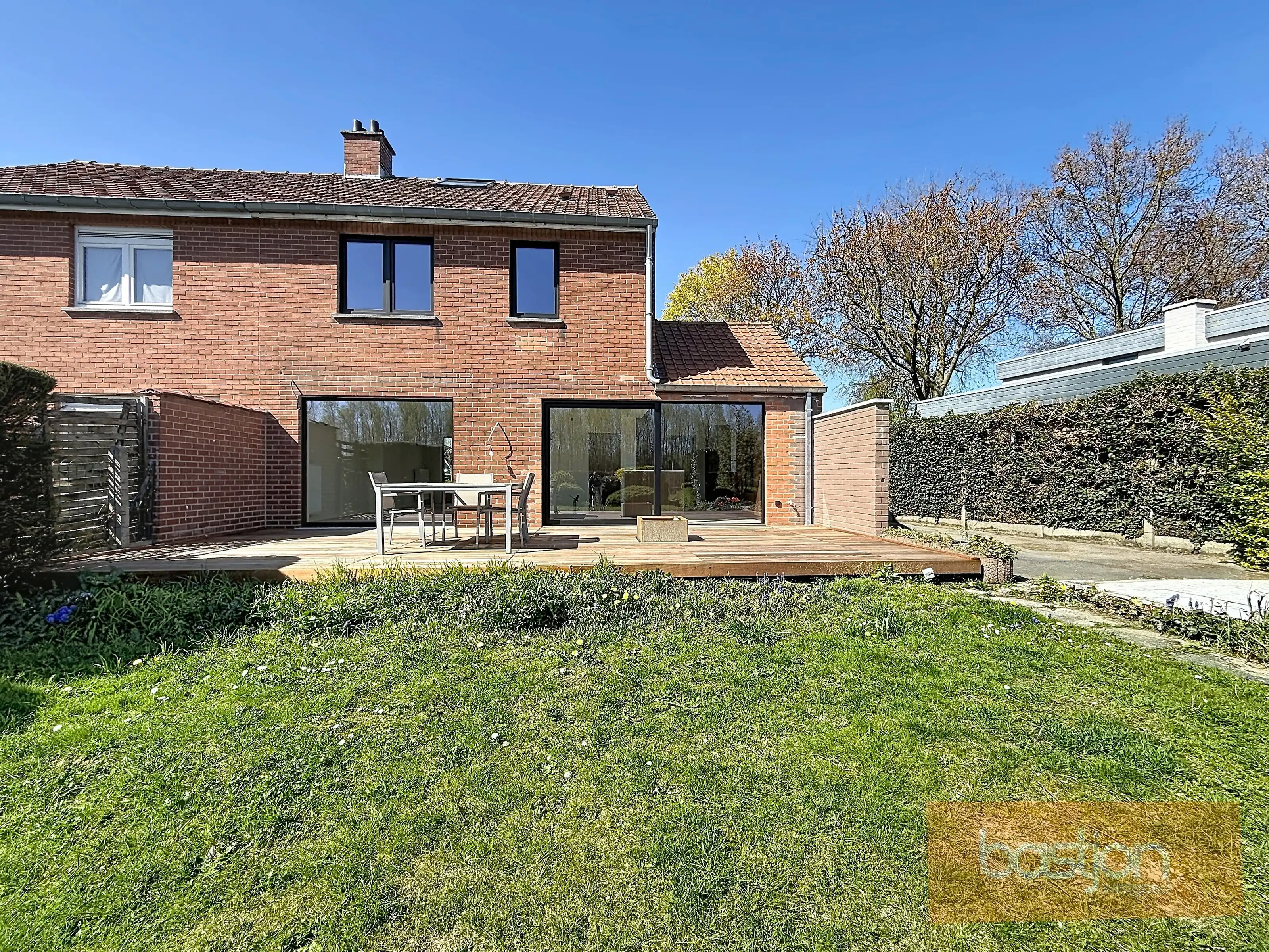 Volledig gerenoveerde, lichtrijke woning met uitzicht op het Preshoekbos foto 11