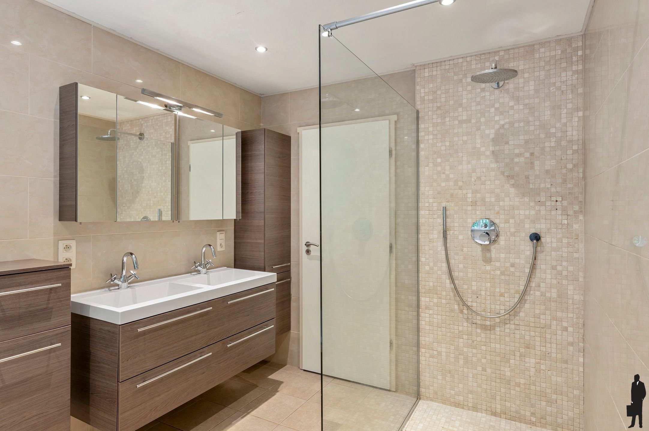 Charmante woning in groene omgeving foto 14