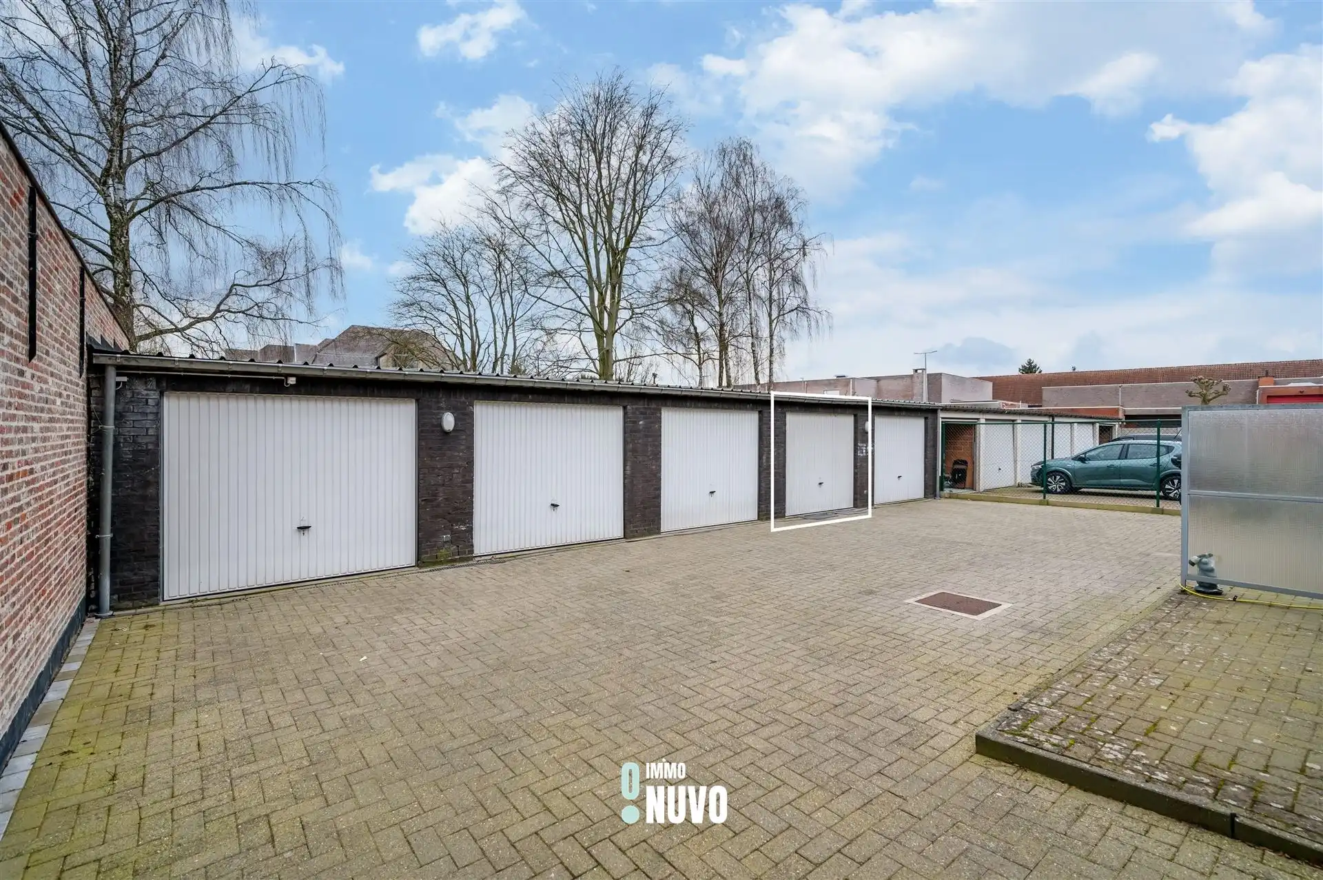 Gelijkvloers instapklaar 2 slaapkamer appartement met garage foto 12