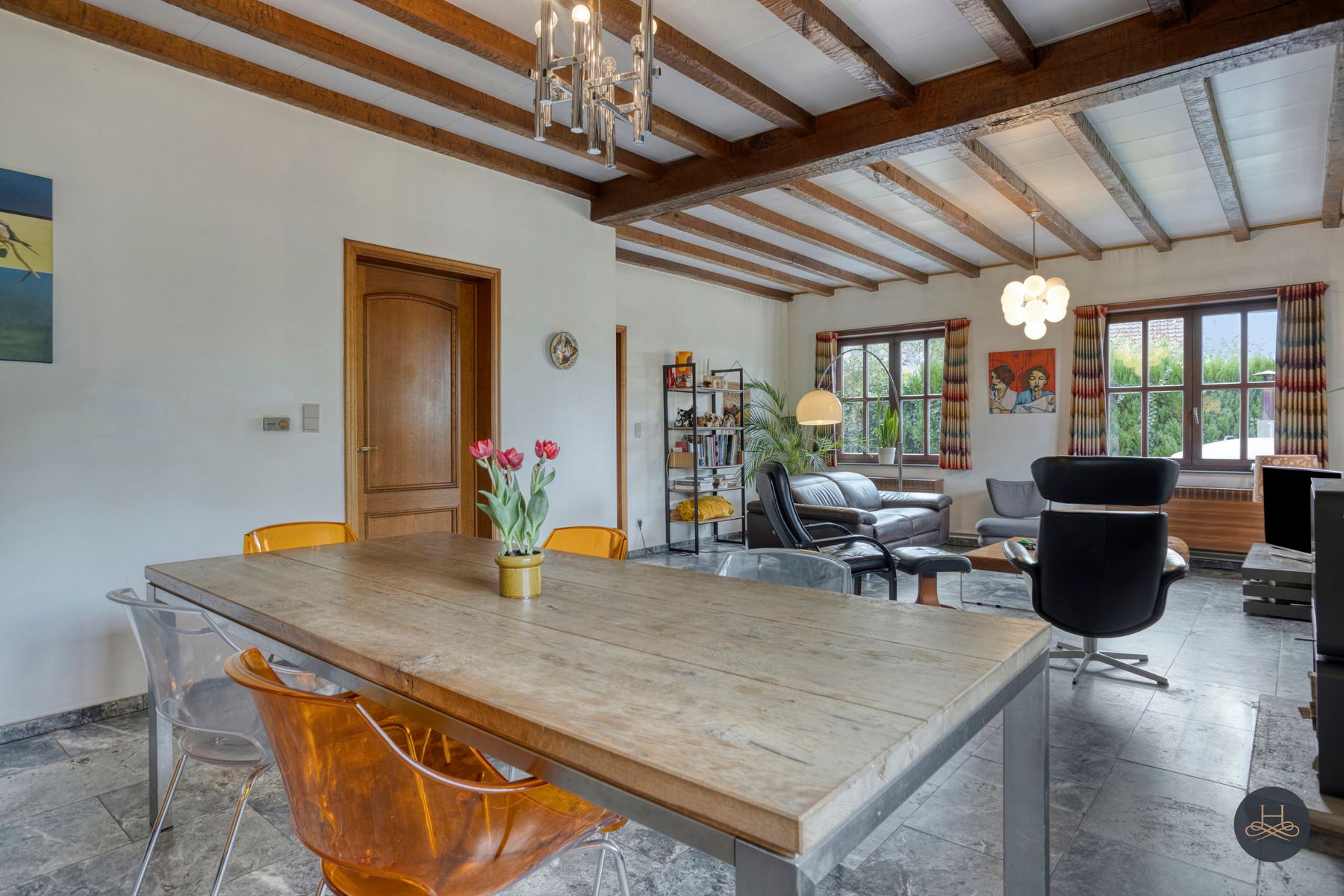 Karaktervolle, goed onderhouden woning nabij het centrum foto 11