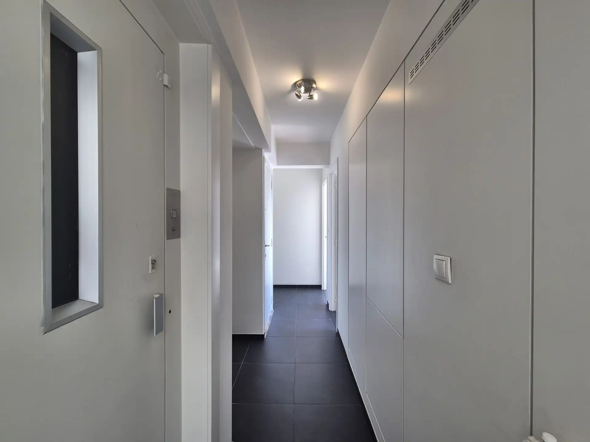3-slaapkamer appartement met zeer groot terras huur in het centrum van Wetteren. foto 12