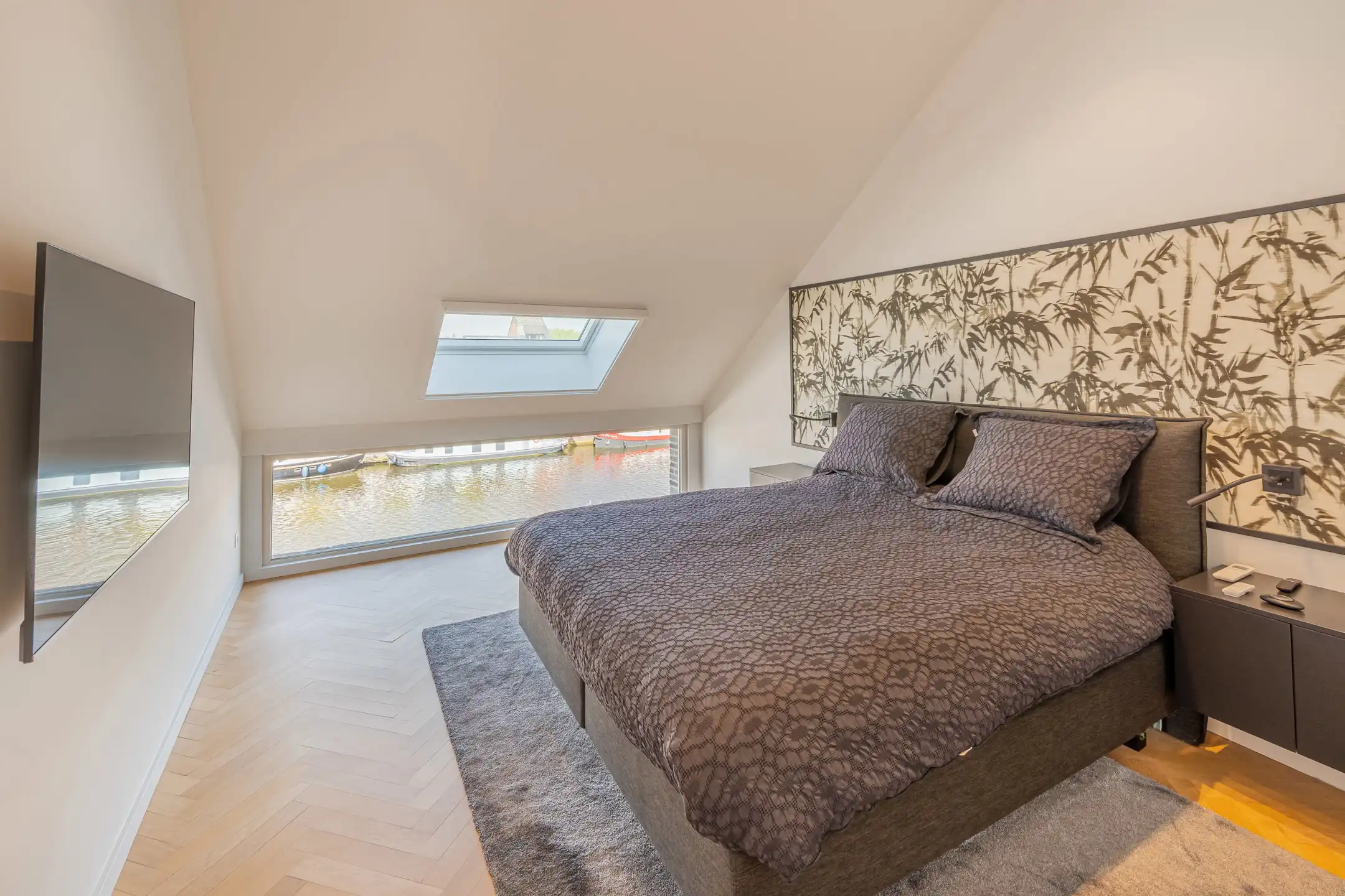 Exclusieve trendy woning op idyllische locatie foto 14