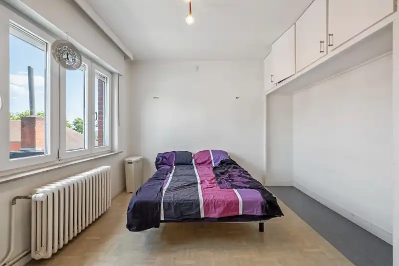 Hooglede-centrum. Stevig gebouwde half open bebouwing met 3 slaapkamers op een perceel van 250m2. Vaste huuropbrengst. foto 9