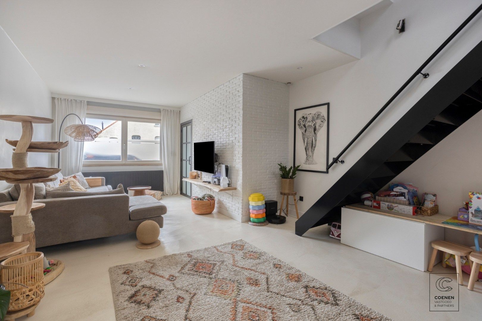 Instapklare gezinswoning van 141 m² met drie slaapkamers te Ekeren! foto 3