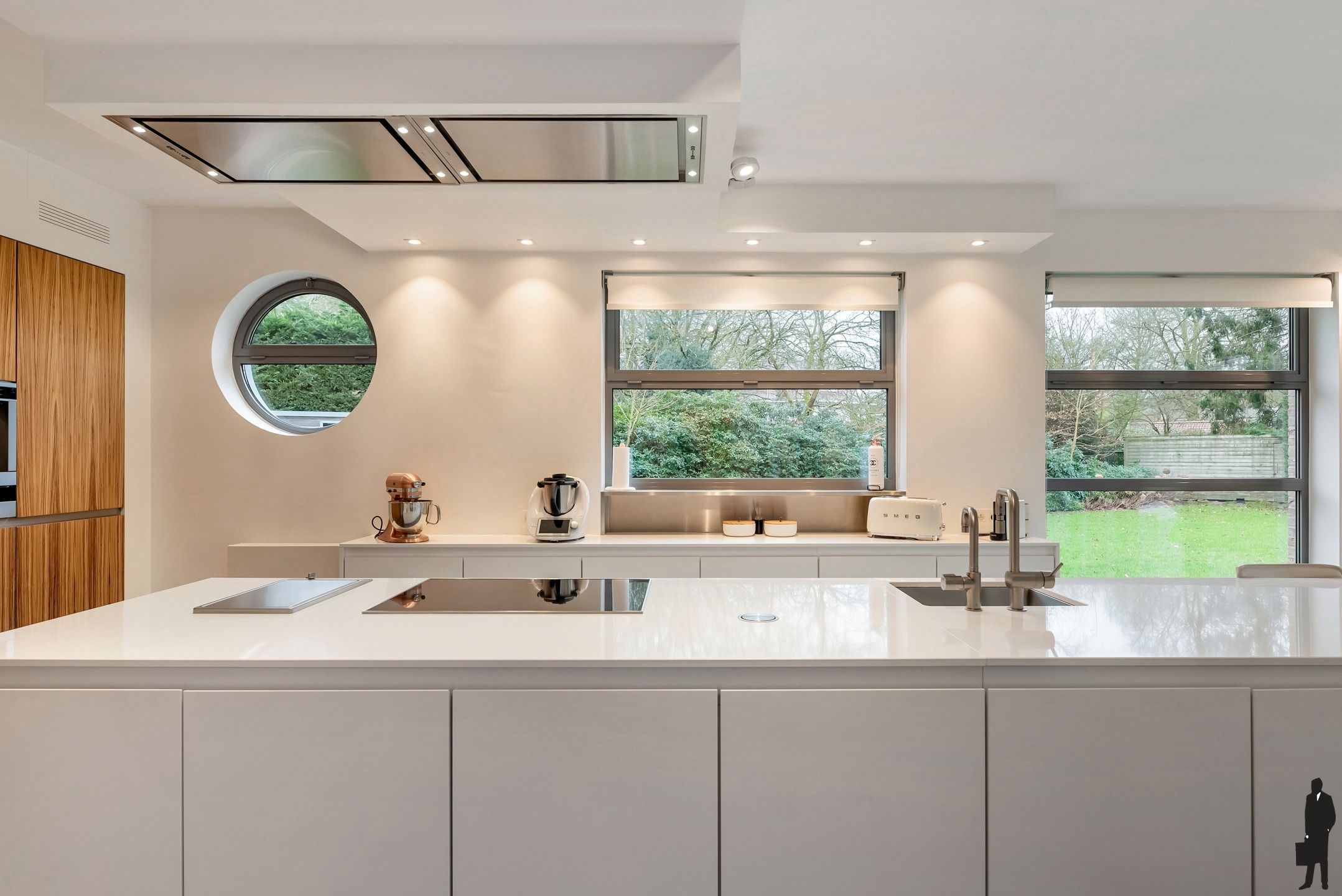 VILLA MET APARTE PRAKTIJK OF APART KANTOOR AAN HUIS (vrij beroep mogelijk!)  foto 9