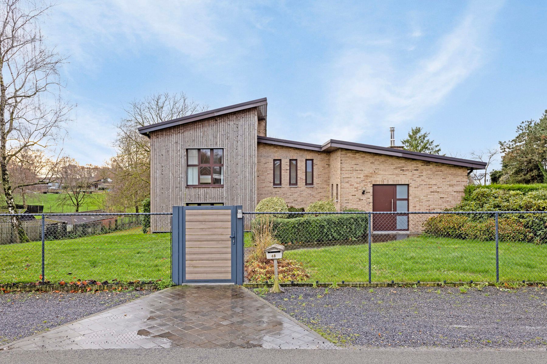 Prachtig landelijk gelegen woning met 3 slaapkamers.  foto {{pictureIndex}}