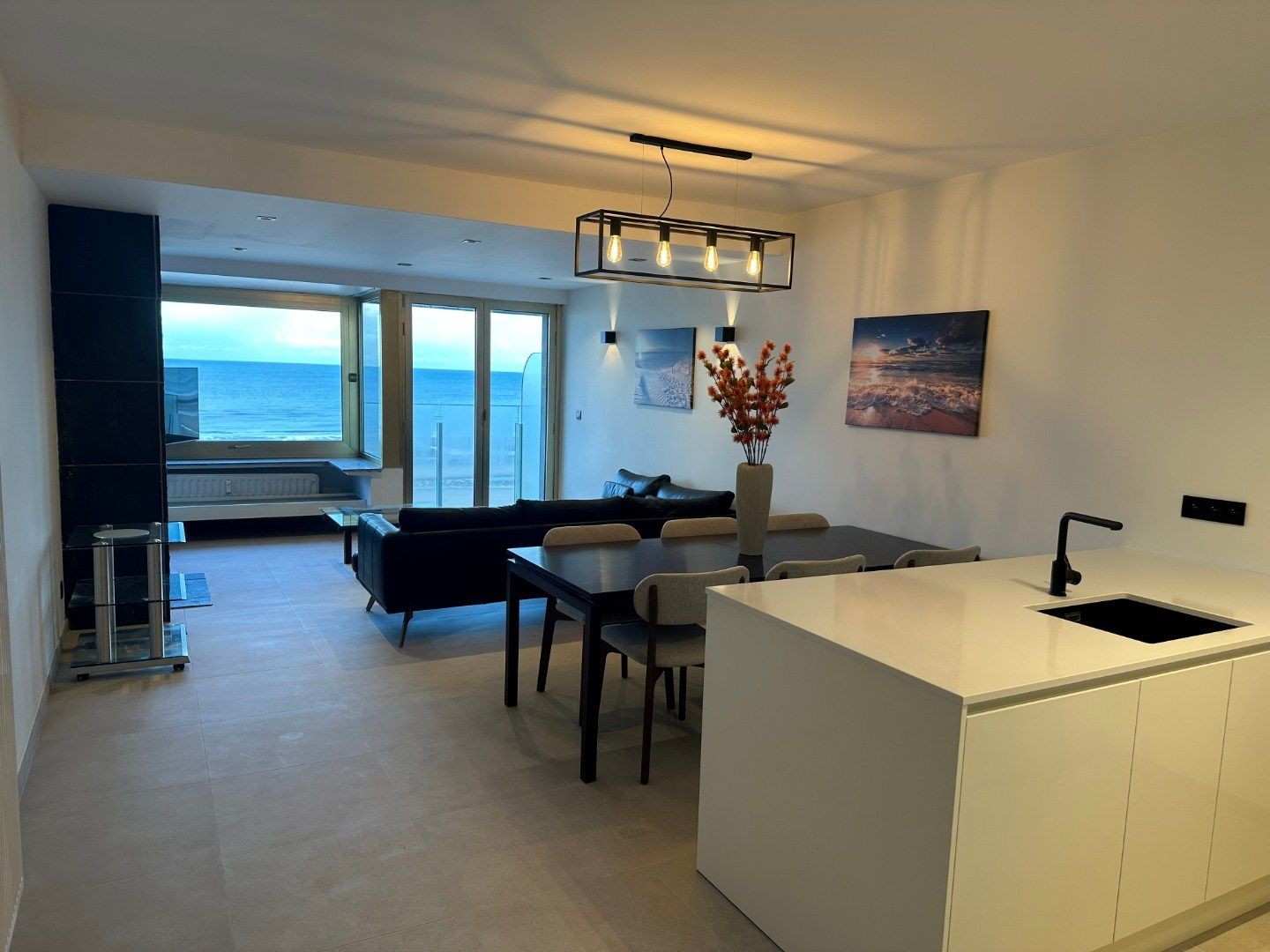 Exclusief luxe   3 slpk.  appartement met frontaal zeezicht en centraal op Zeedijk .    3  terrassen !  Direct aan het strand op topligging! foto 7