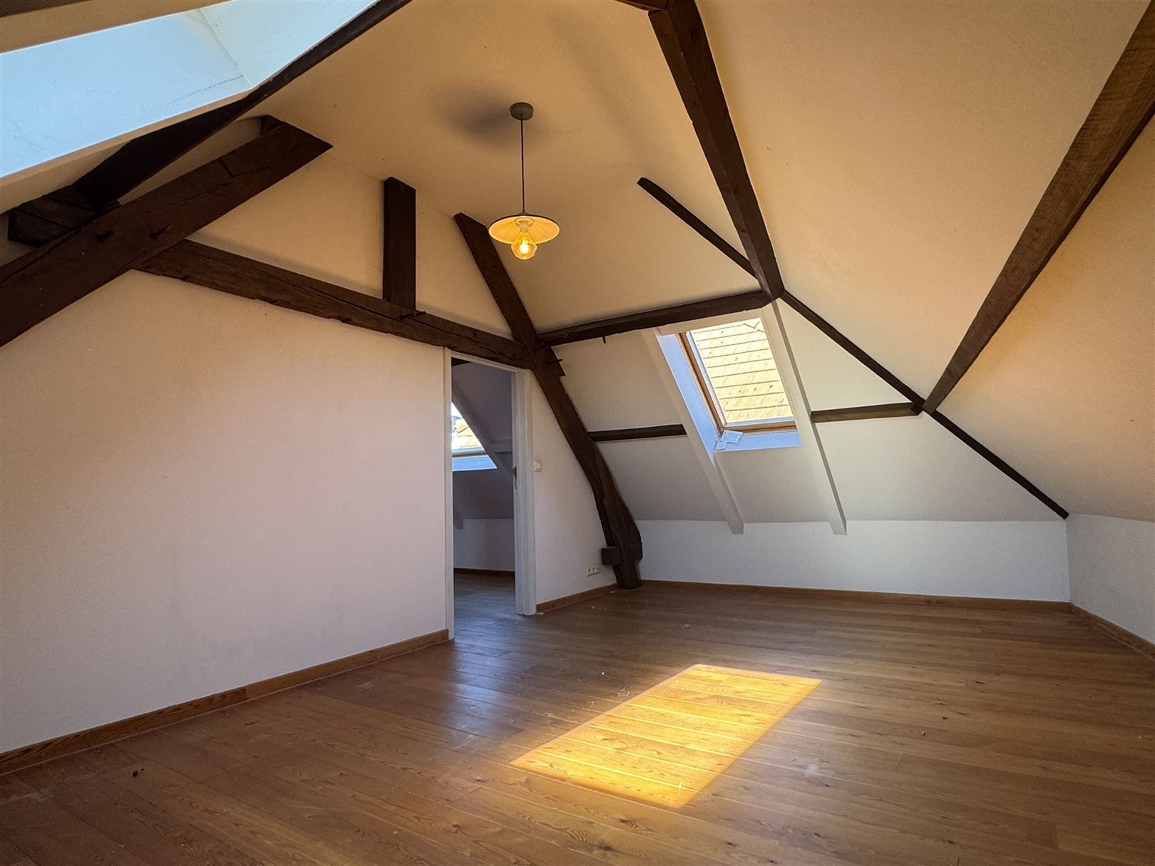 Ruime stapelwoning met 2 slaapkamers en garage foto 10