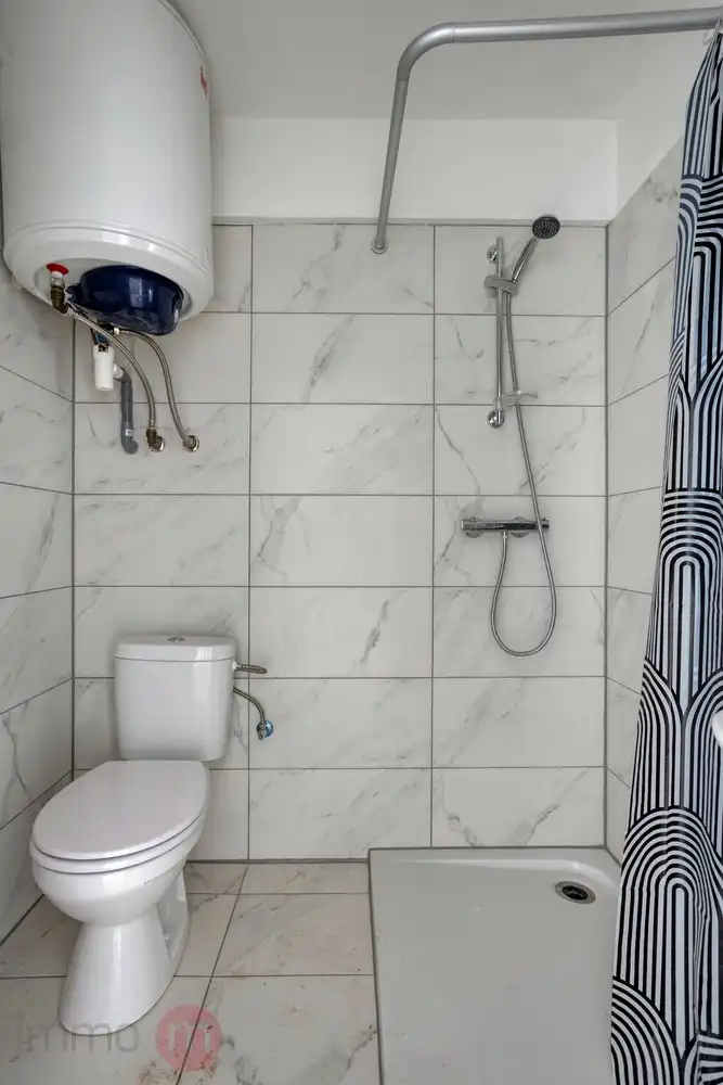 Volledig vernieuwde, instapklare studio in hartje Leuven met afgesloten garagebox – rustig gelegen pareltje! foto 13