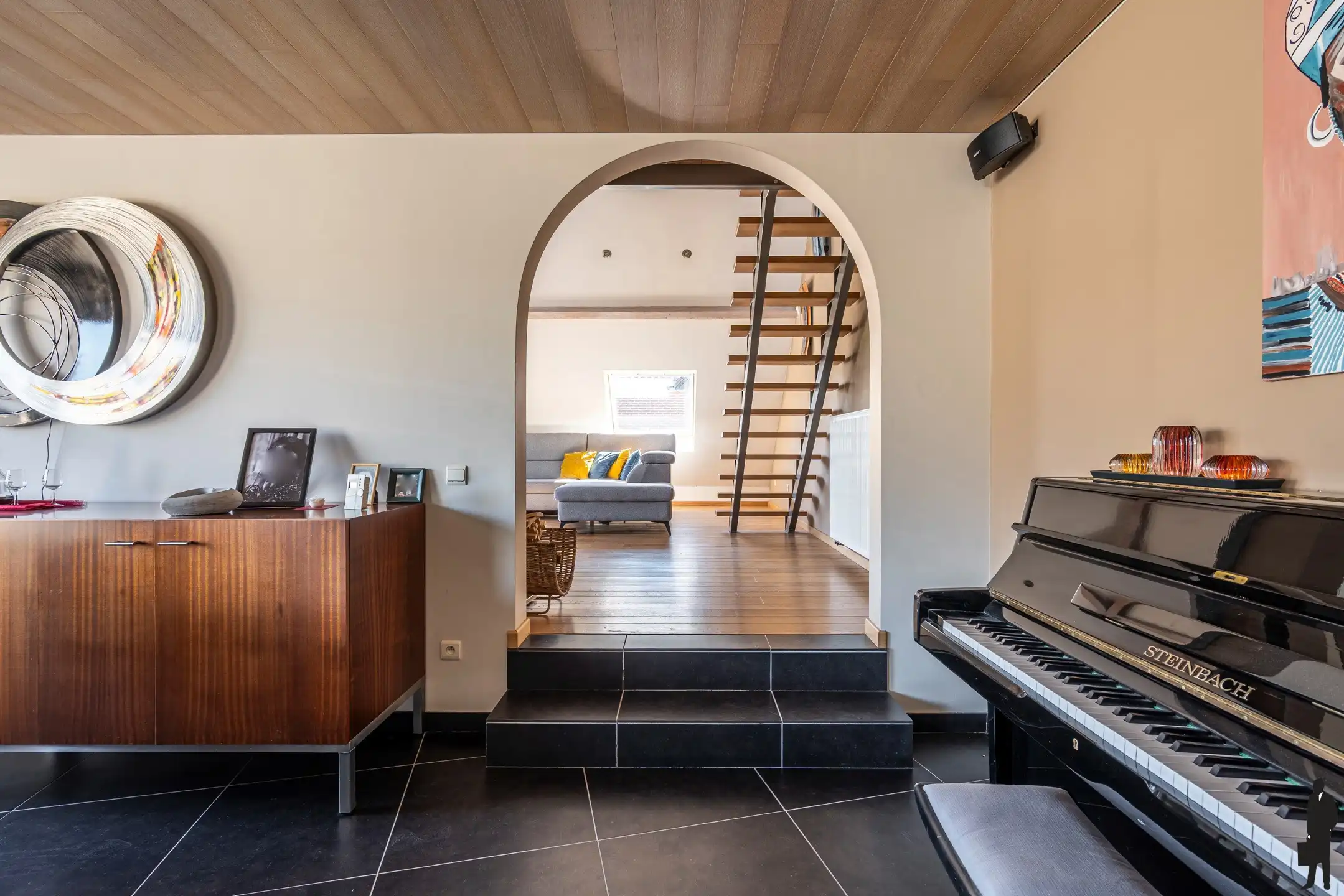 Unieke, ruime architectenvilla met riante kelder en werkbox foto 7