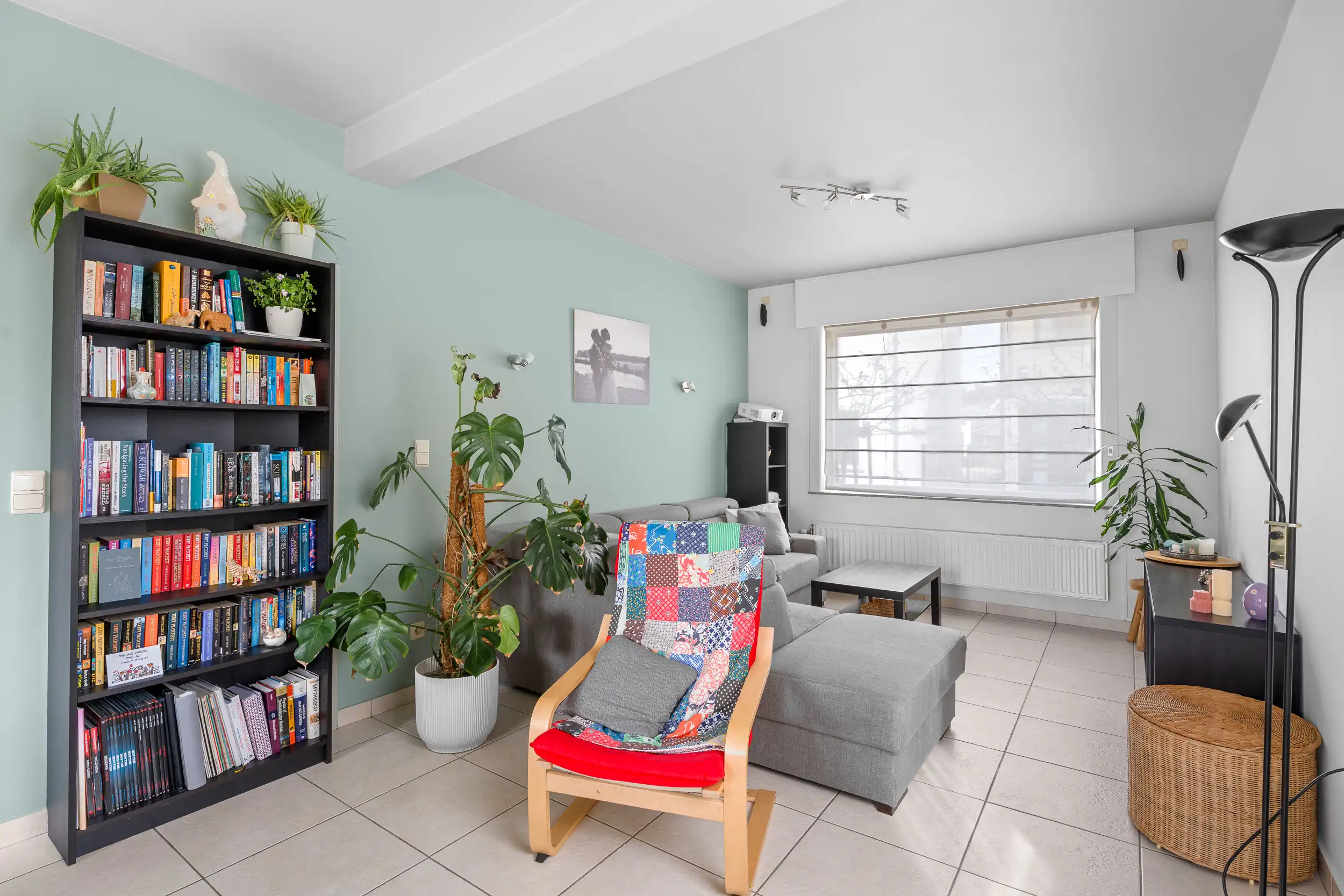 Ruime gezinswoning met 4 slpk, zonnepanelen & zonnige tuin foto 6