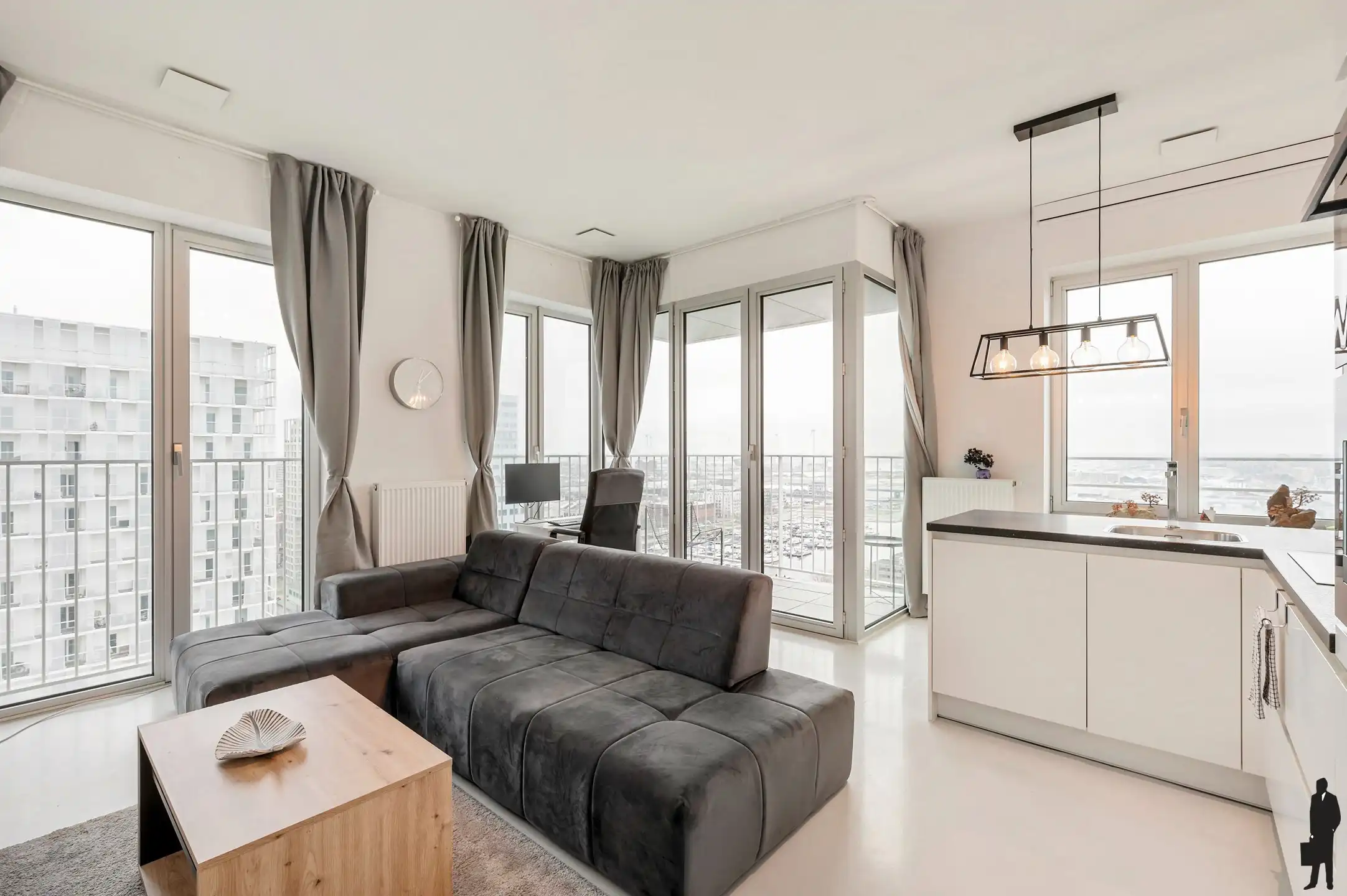 Wonen boven Antwerpen – Exclusief Panorama op de 19e verdieping foto {{pictureIndex}}