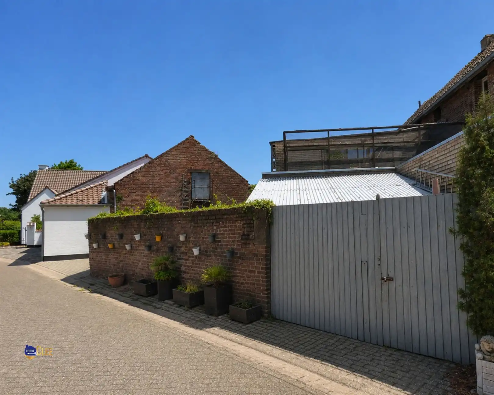 Karaktervol pand: horeca-uitbating of ruime woning foto 12