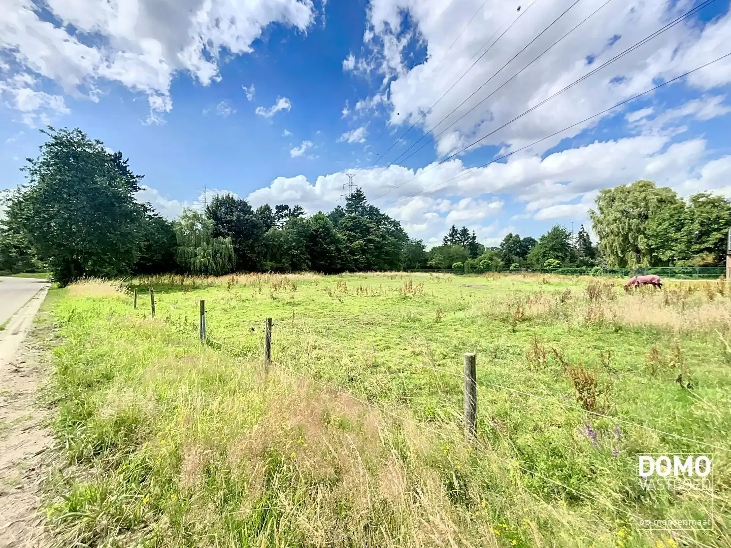 Ruime bouwgrond voor een half open bebouwing, gelegen op een perceel van 7a85ca. foto 4