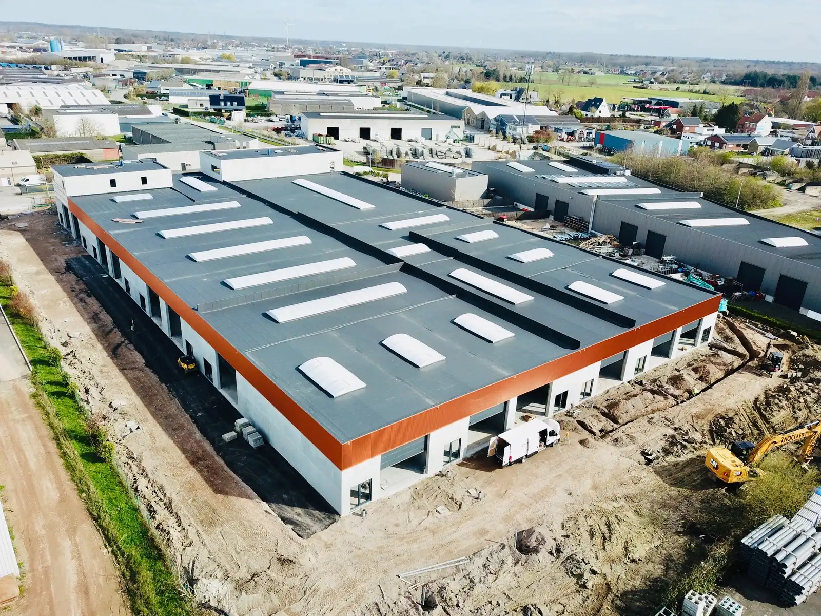 Laatste KMO-units te koop: "NB MAGAZIJN (335 m²)" inclusief 2 private PARKEERPLAATSEN op industriezone "De Schatting" te Zedelgem foto 6
