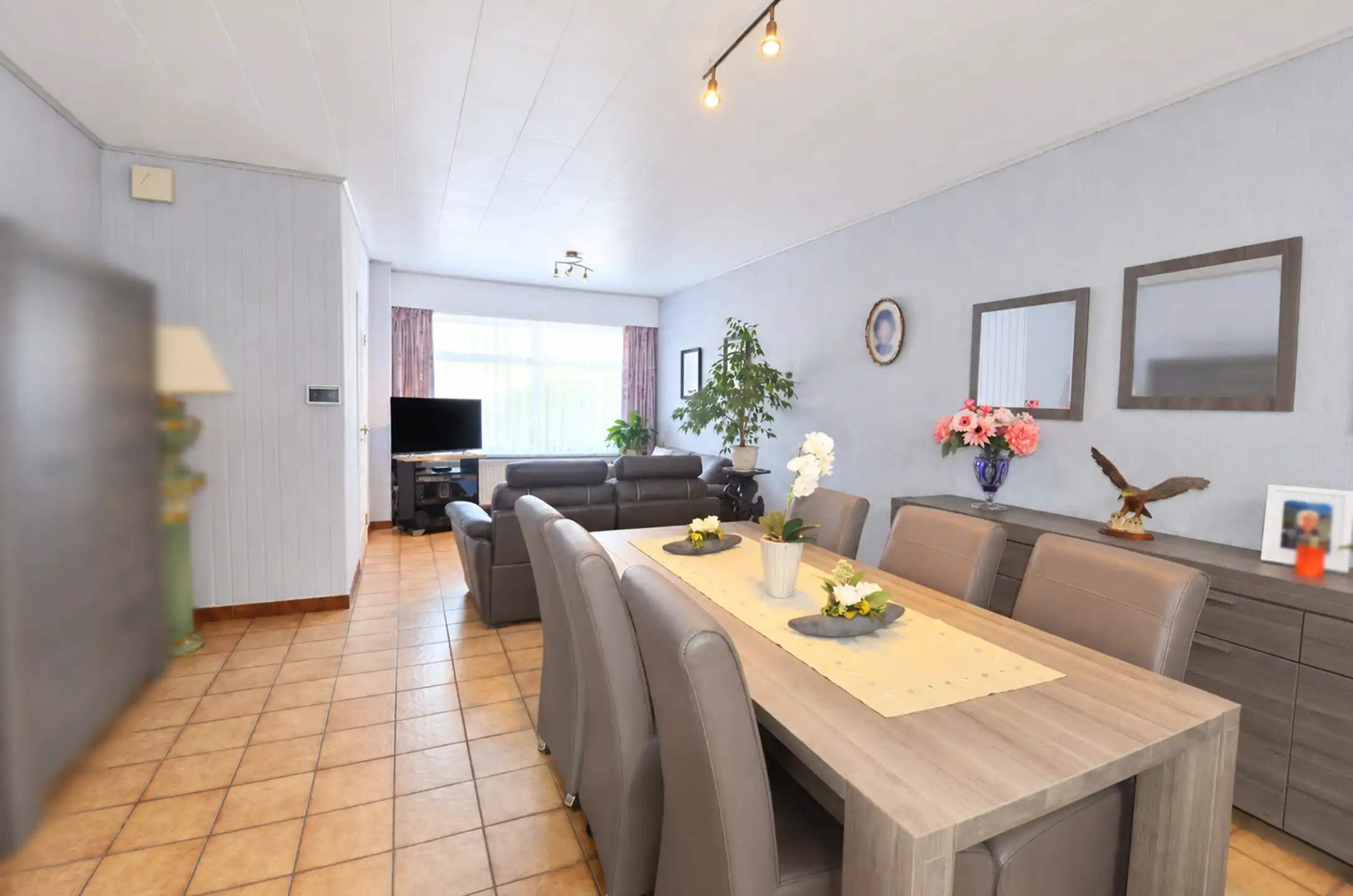 Charmante stadswoning met 2 slaapkamers en een gezellig tuintje foto 4