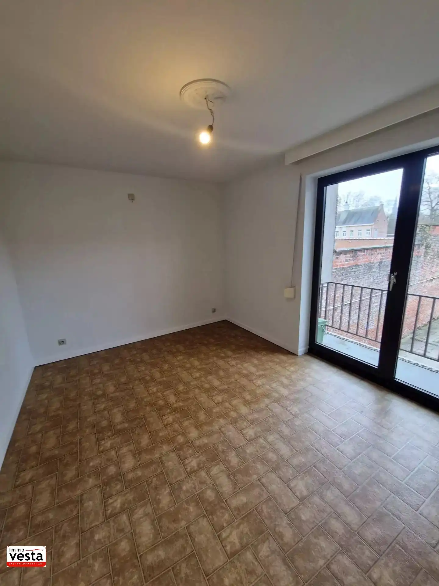 Appartement met 2 slaapkamers in centrum Sint-Truiden foto 9