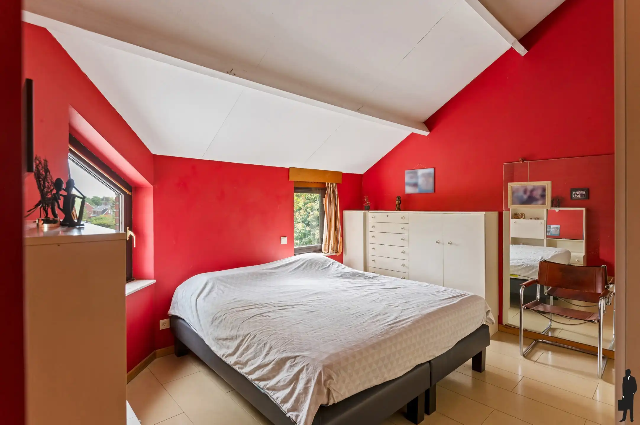 Karaktervolle split-level woning met 4 slpks en zonnige tuin foto 16