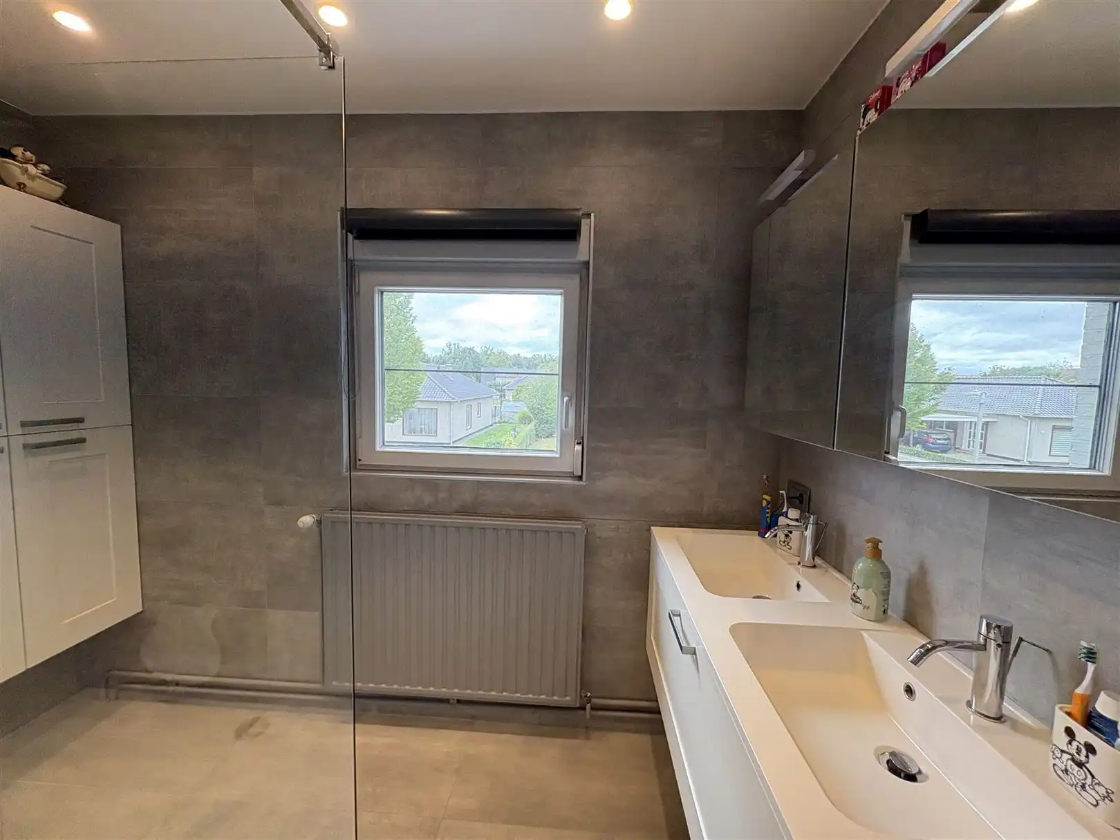 Halfopen woning met veranda, 3 slaapkamers en garage foto 13