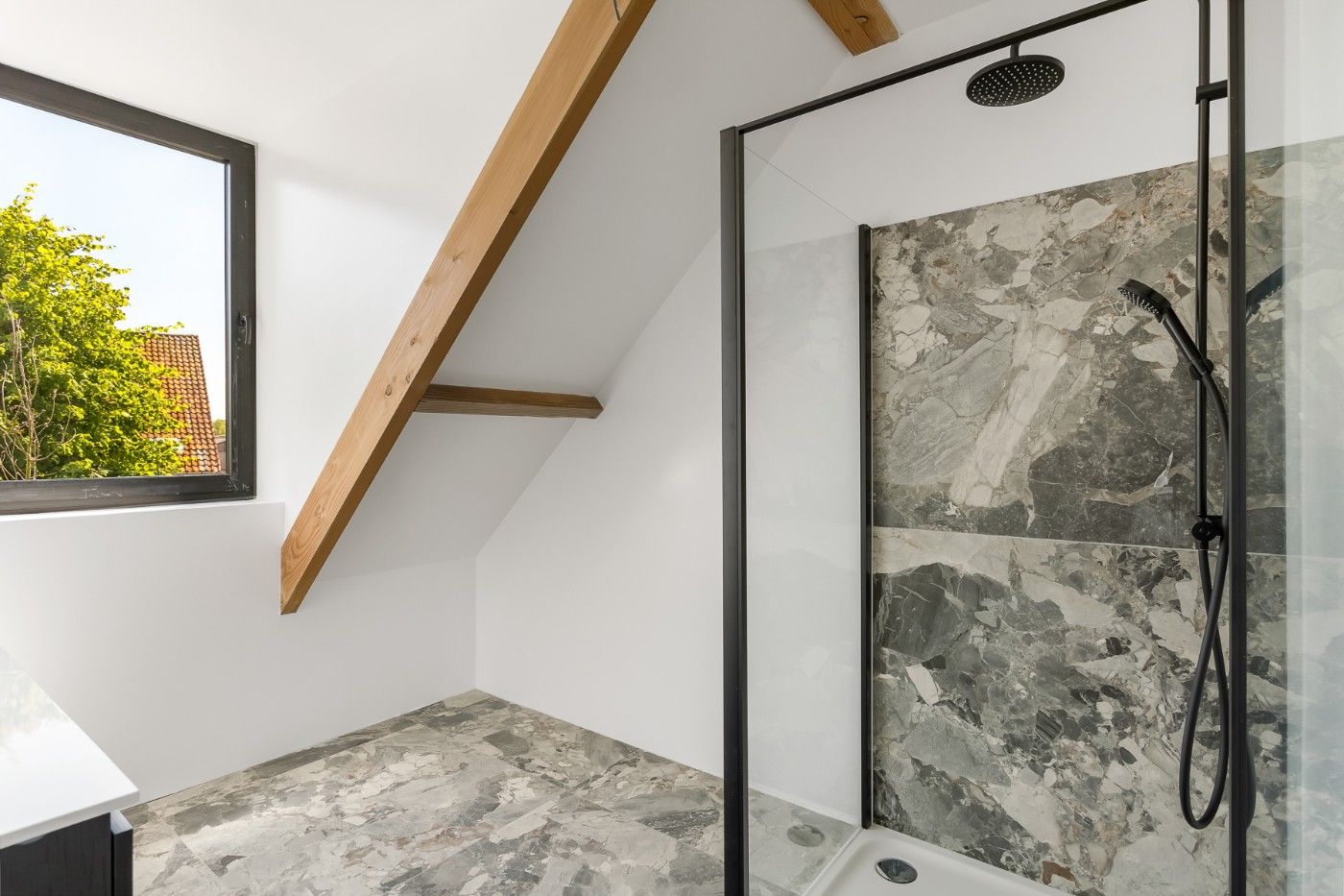 Rustig gelegen nieuwbouwwoning met 3 slpk. en toffe tuin foto 21