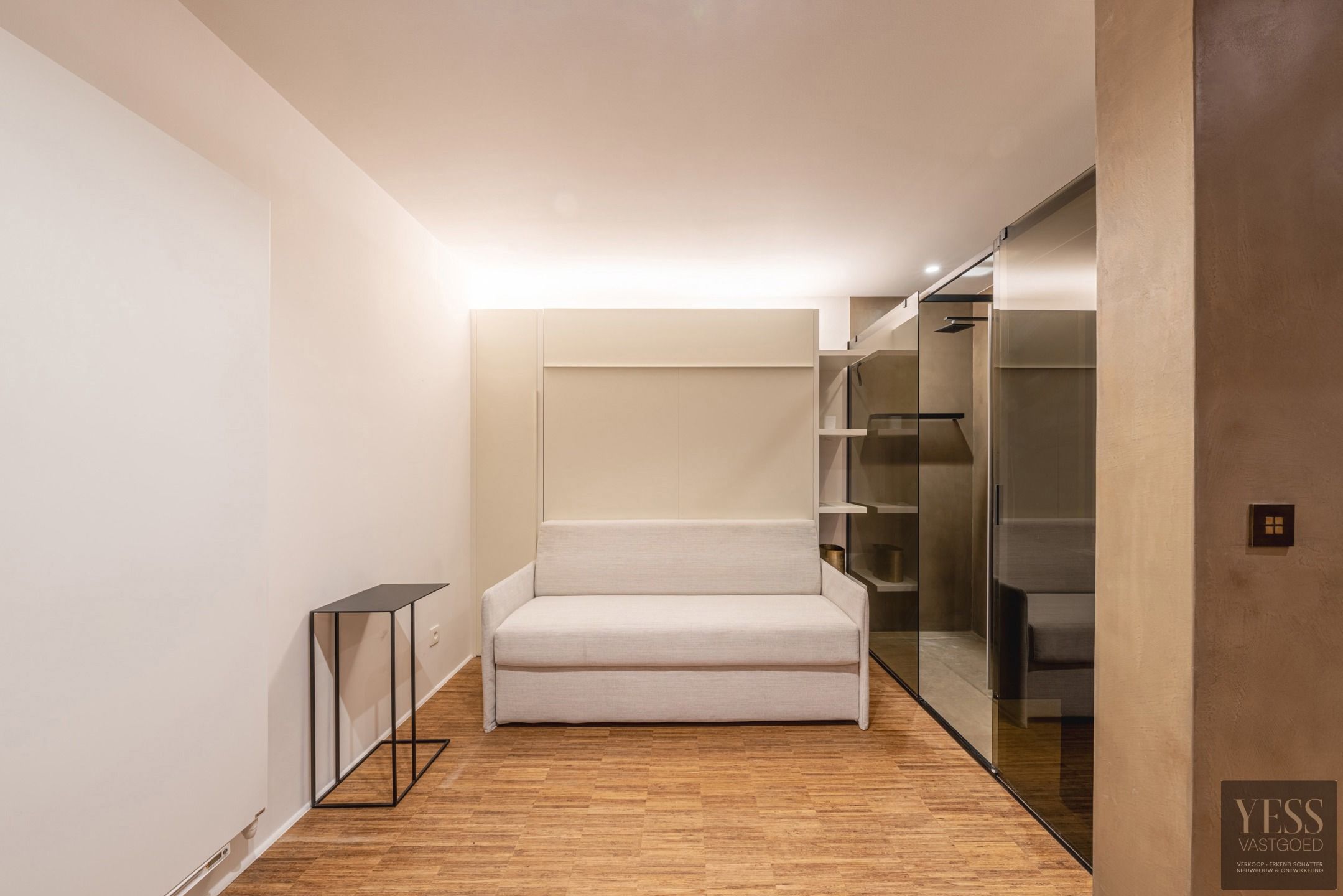Ruim ingericht handelspand met studio te Knokke! foto 6
