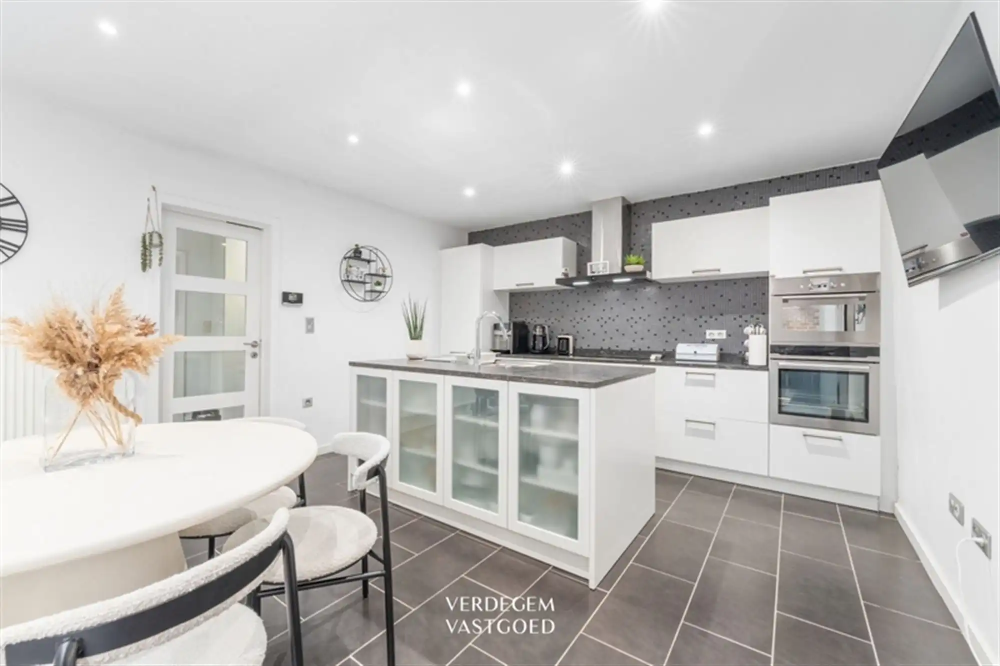 Fijne gezinswoning met 3 slaapkamers en tuin foto 3