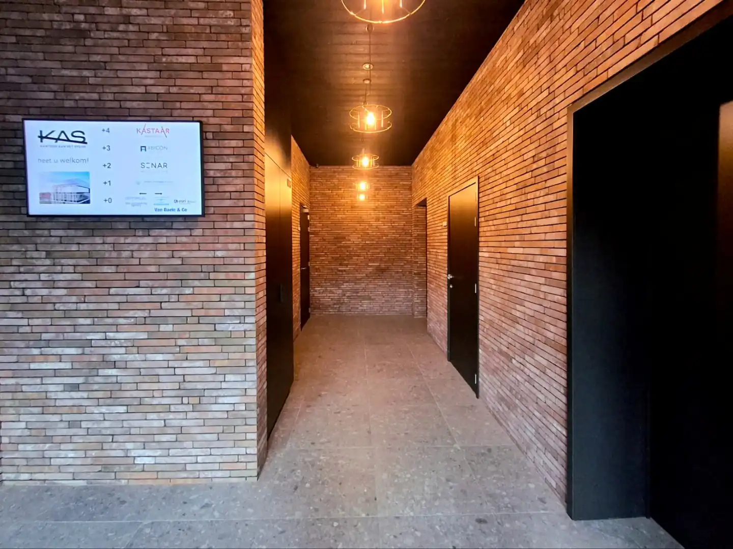 INSTAPKLAAR KANTOOR IN HARTJE TIELT foto 3