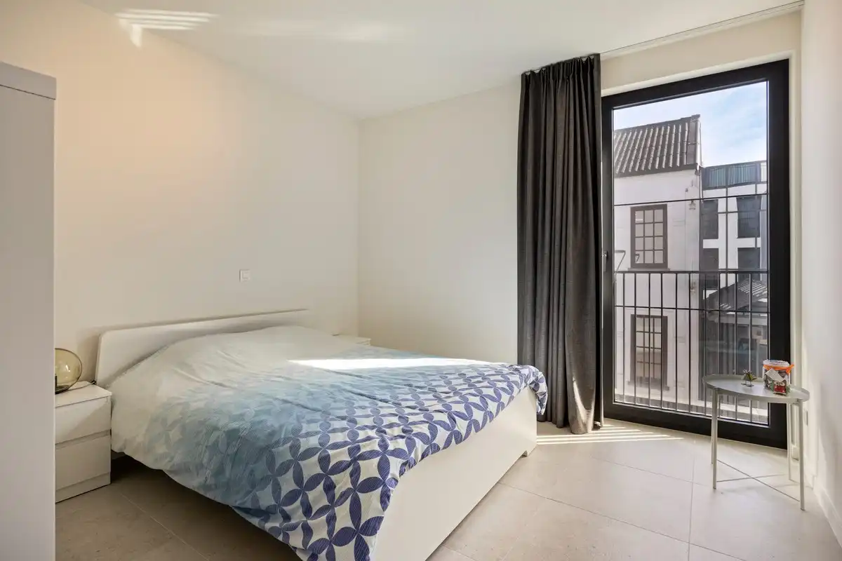 Zeer recent tweeslaapkamerappartement op een rustige ligging in hartje centrum. foto 11