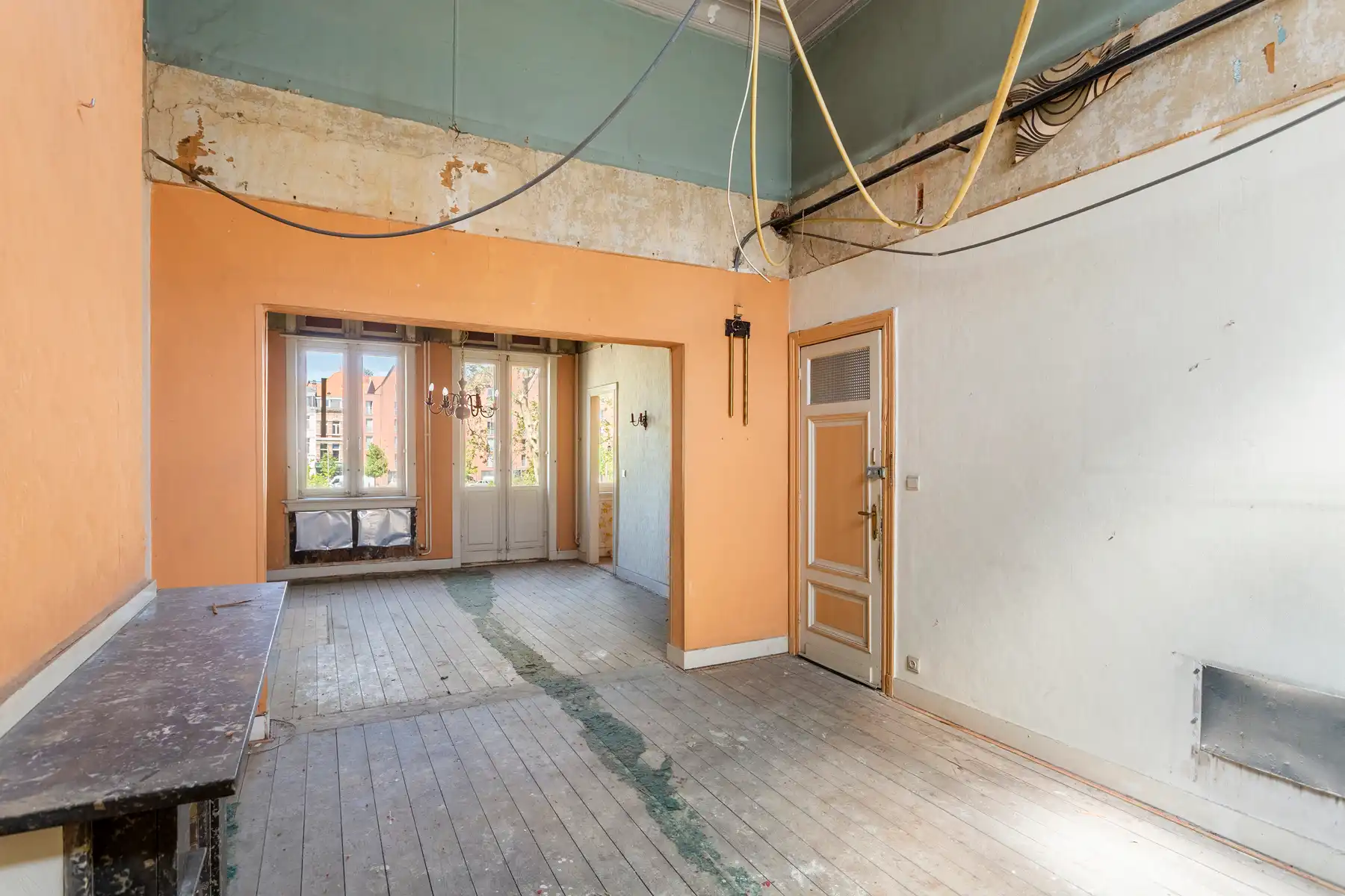 Te renoveren dubbele herenwoning met magazijn op 't Zuid foto 2