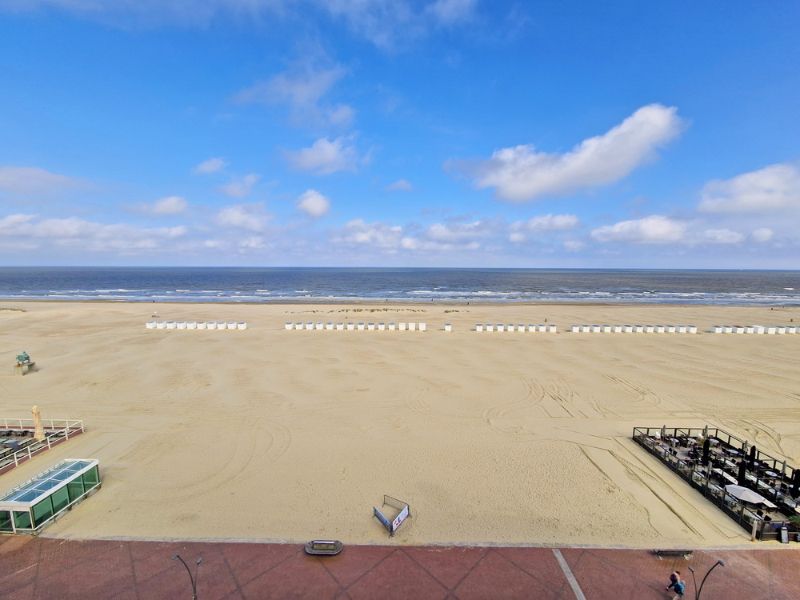 Frontaal zeezicht vanop de zevende verdieping foto 9