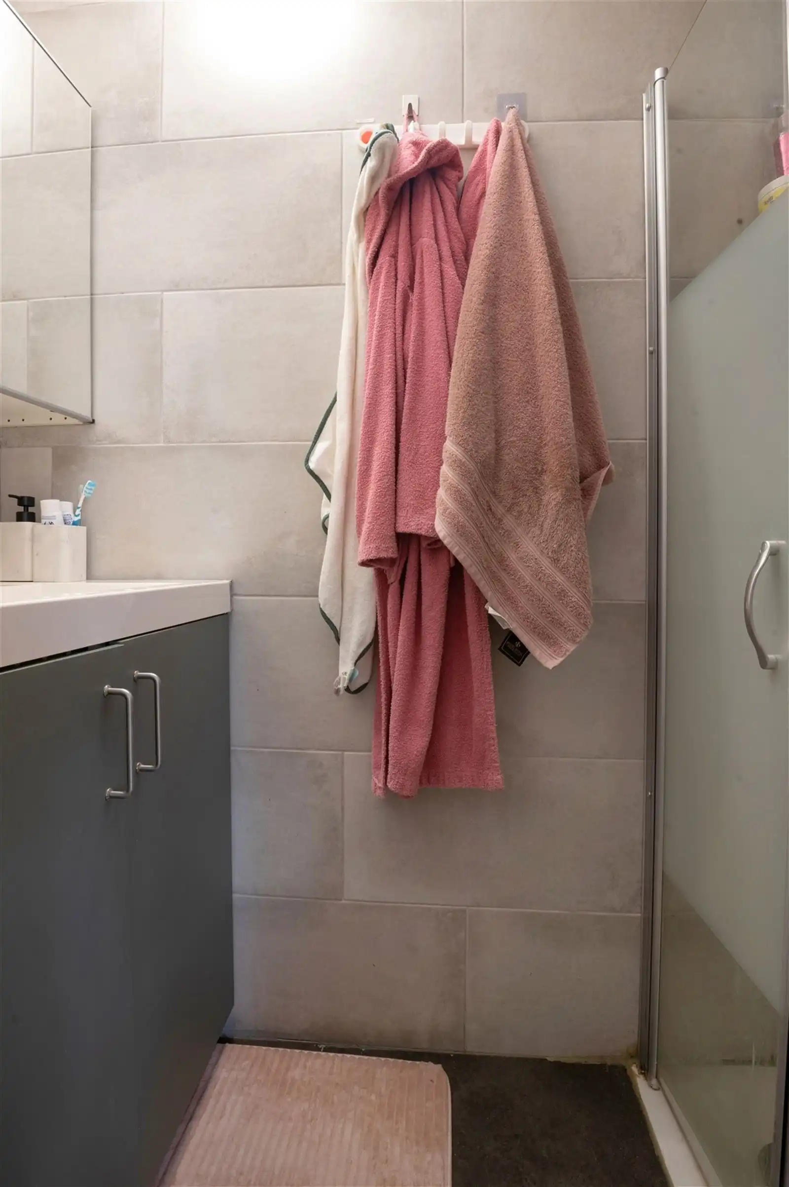 Instapklaar appartement in hartje Aalst! foto 4