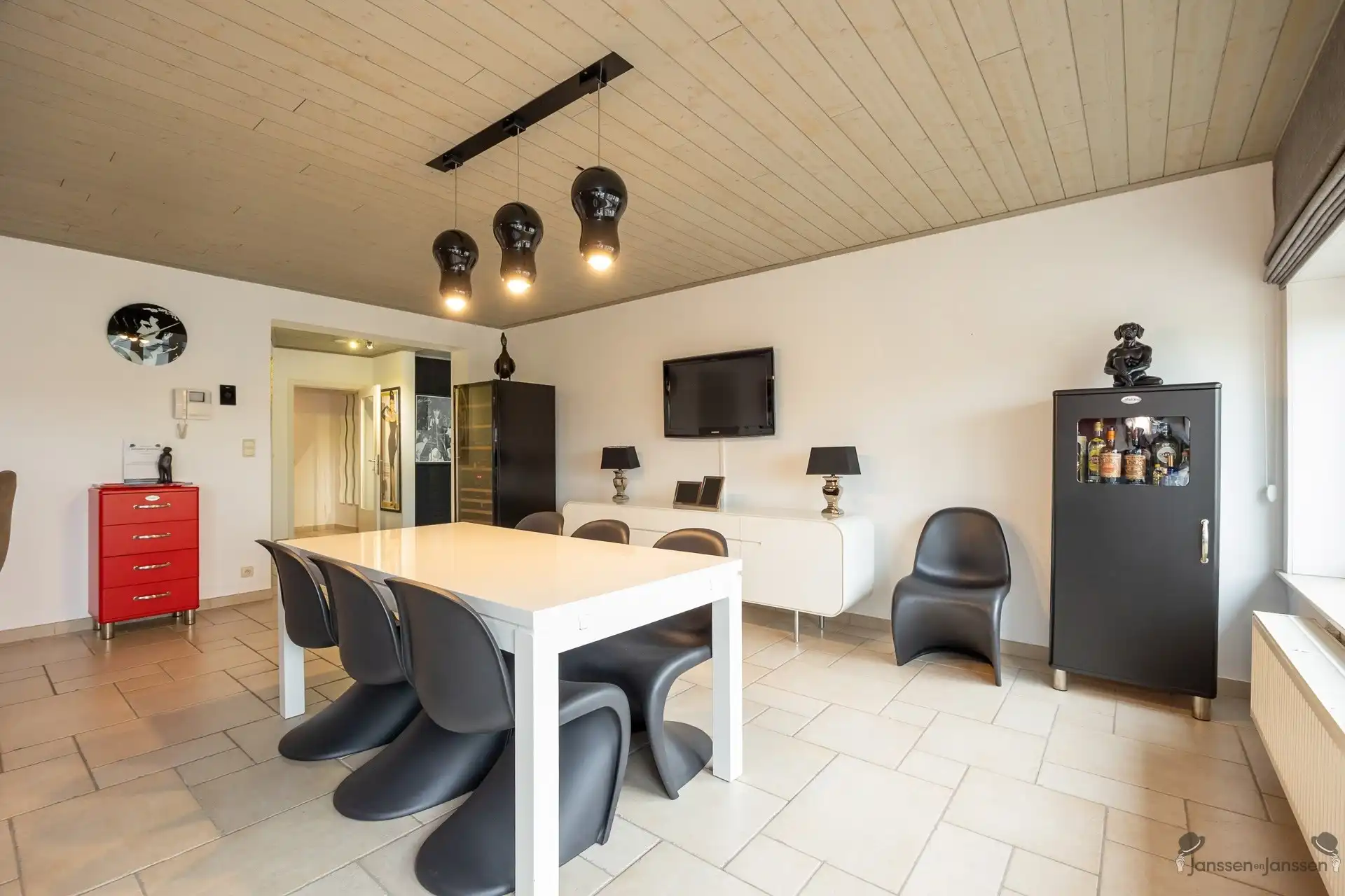 Ruime woonst met tuin en terras foto 11