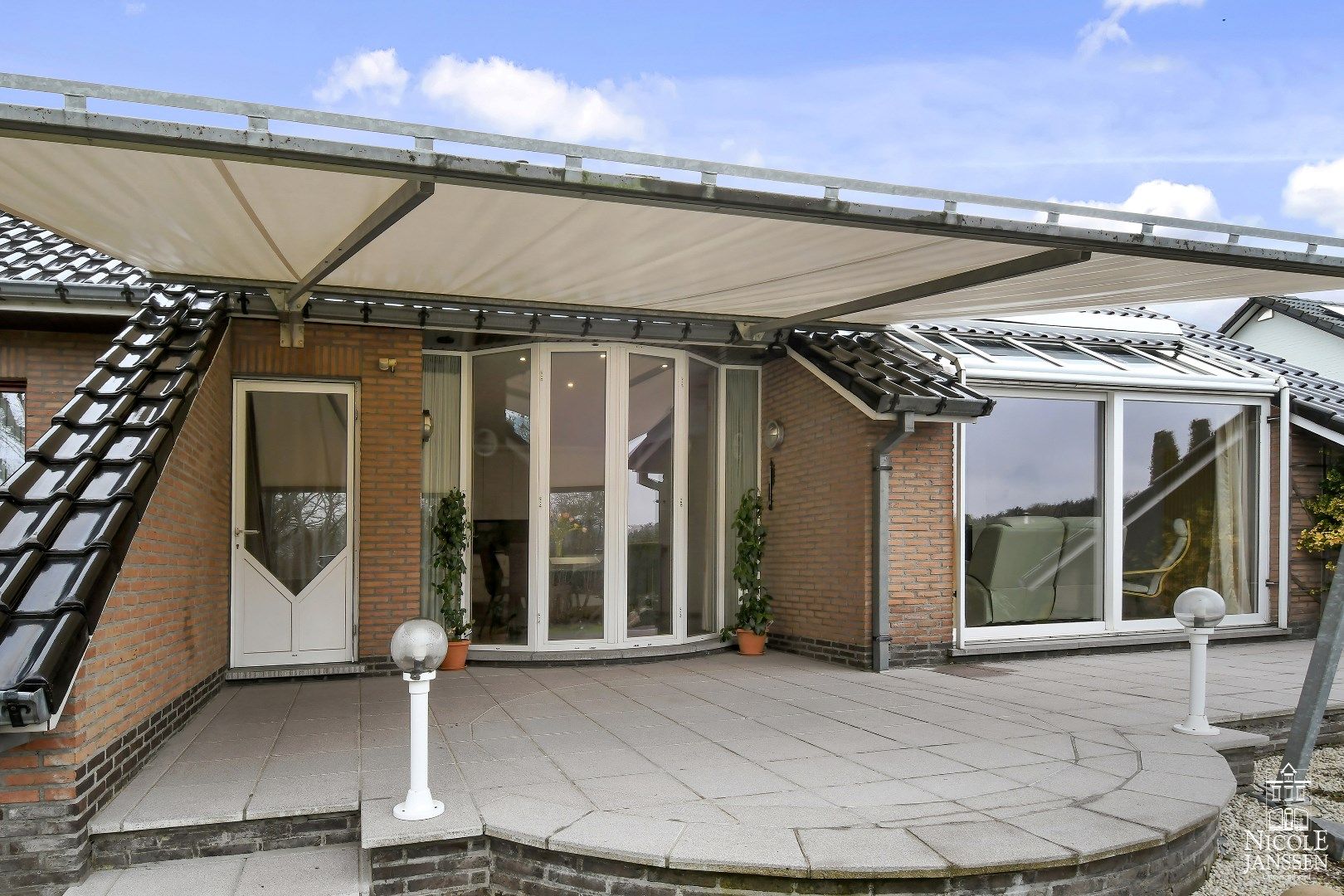 Vrijstaande gelijkvloerse gezinswoning met 4 slaapkamers en prachtige tuin foto 22