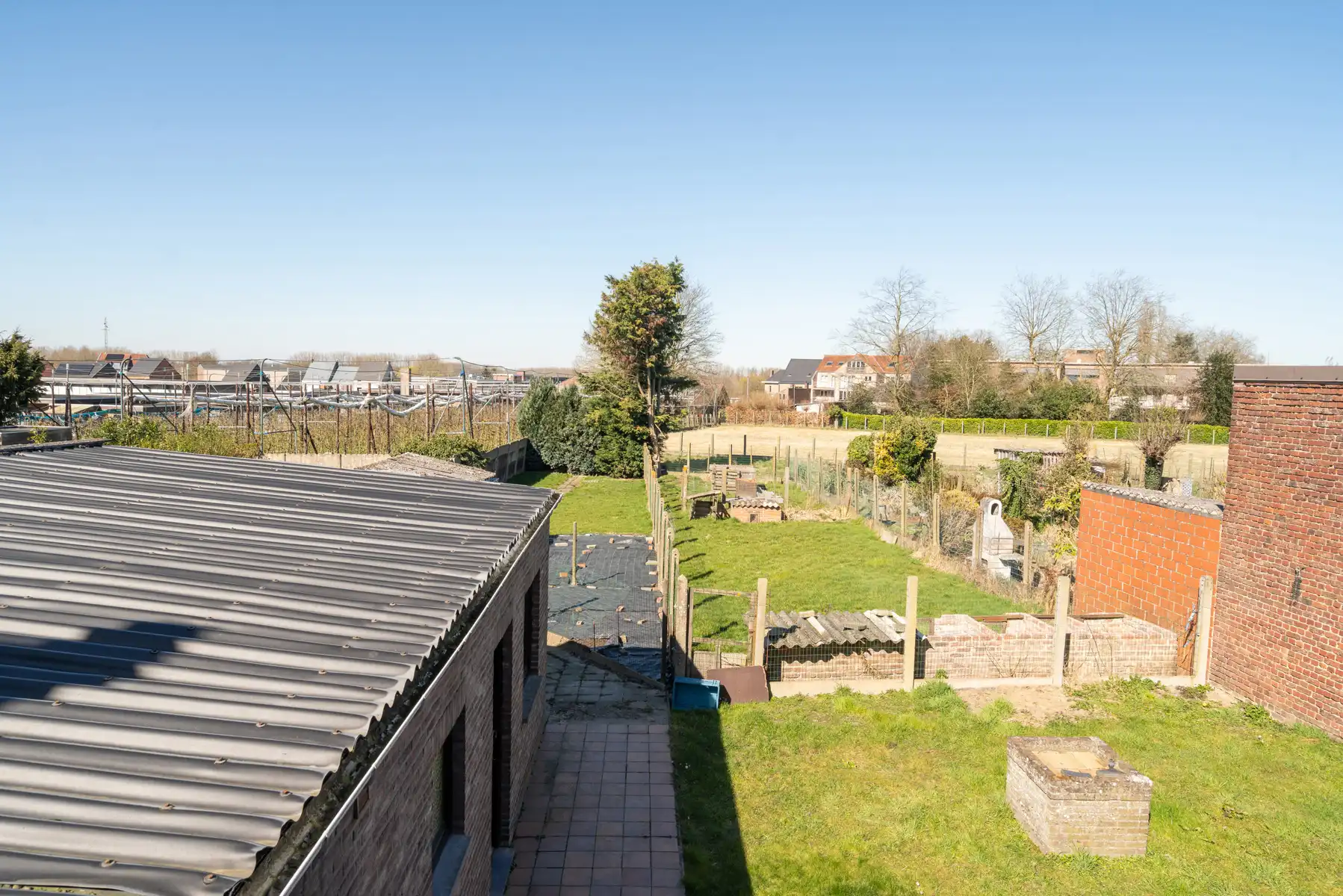 Woning met 4 slaapkamers, garage en tuin foto 14