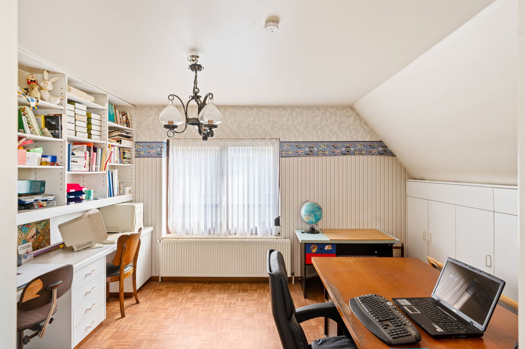 Ruime gezinswoning met bijgebouw en tuin op 694m2 grond foto 16