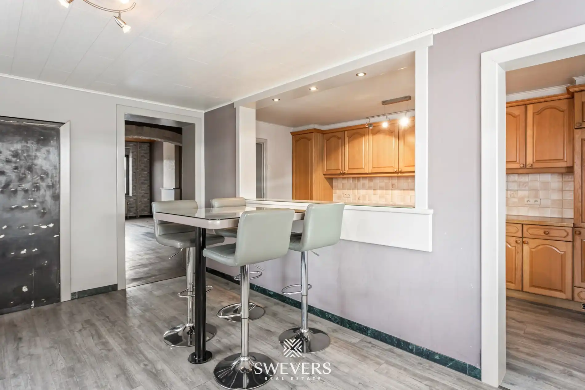 Ideale gezinswoning, instapklaar met ruime tuin en bouwgrond foto 10