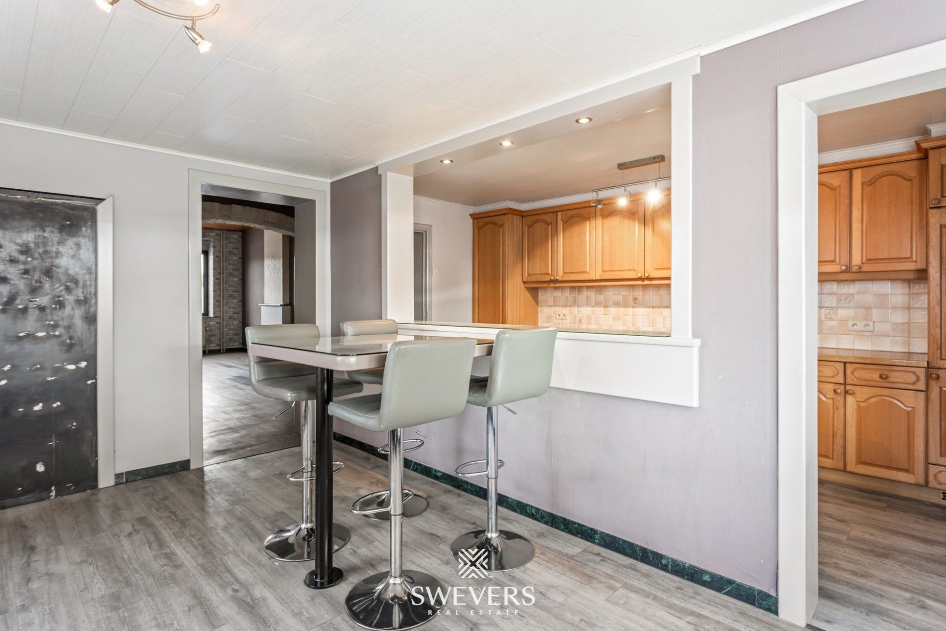 Ideale gezinswoning, instapklaar met ruime tuin en bouwgrond foto 11